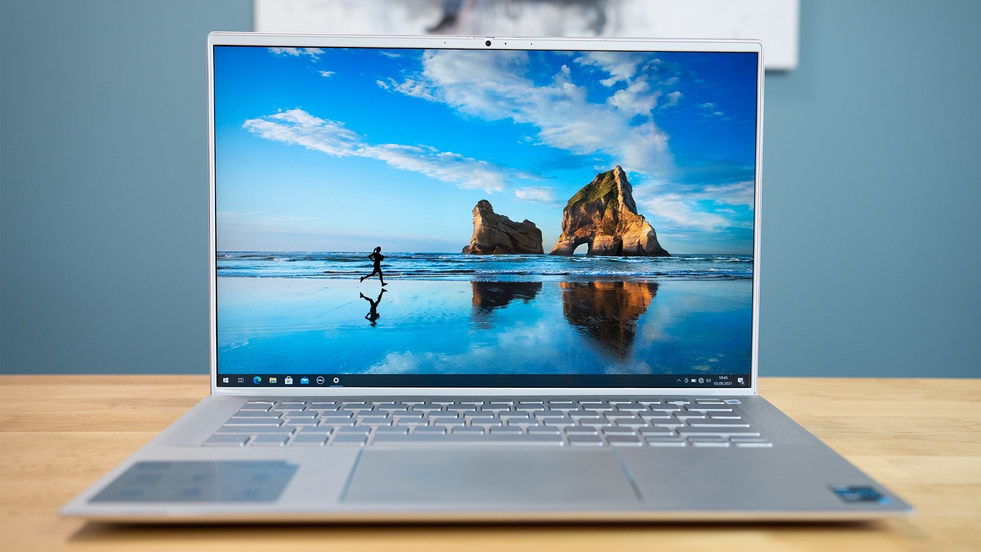Dell Inspiron 14 7000 - od przodu