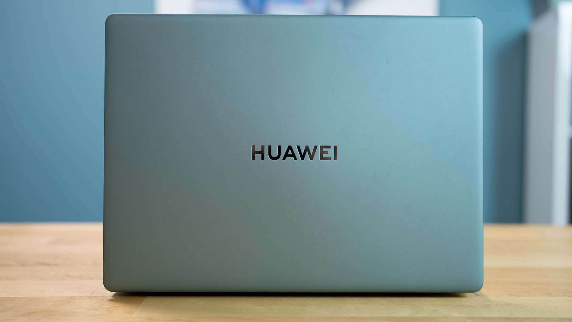 Huawei MateBook 14s - tak od tyłu - miętowa pokrywa