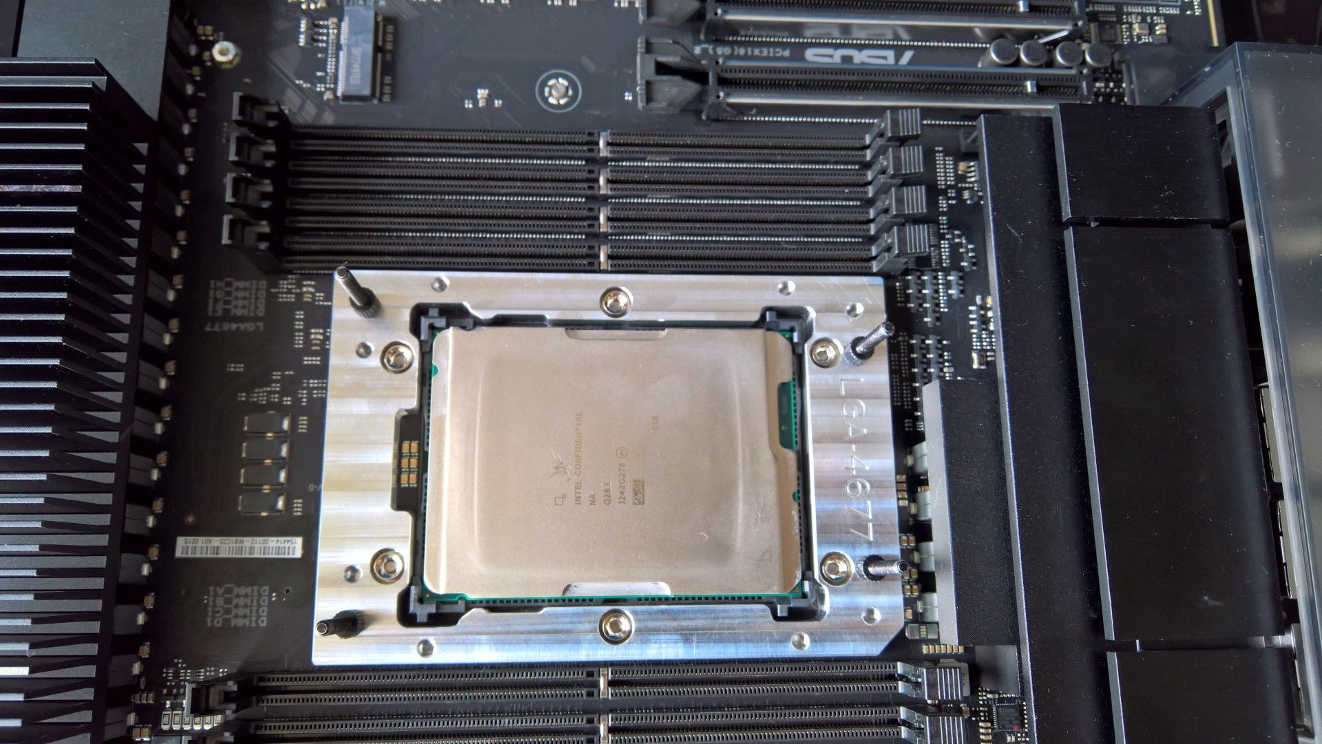 Intel LGA 4677 - ramka montażowa