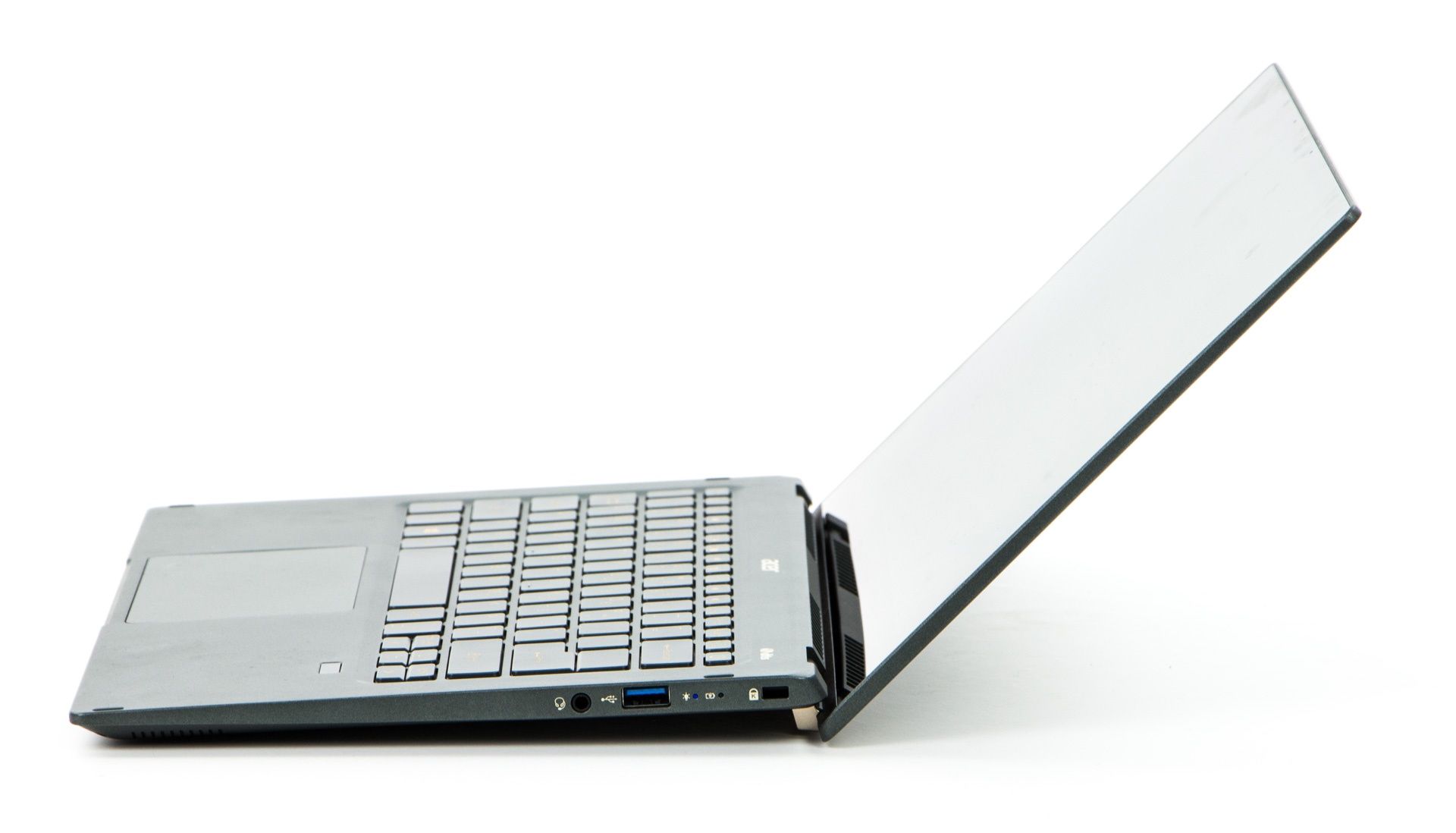 Acer Swift 5 N19H5 z boku