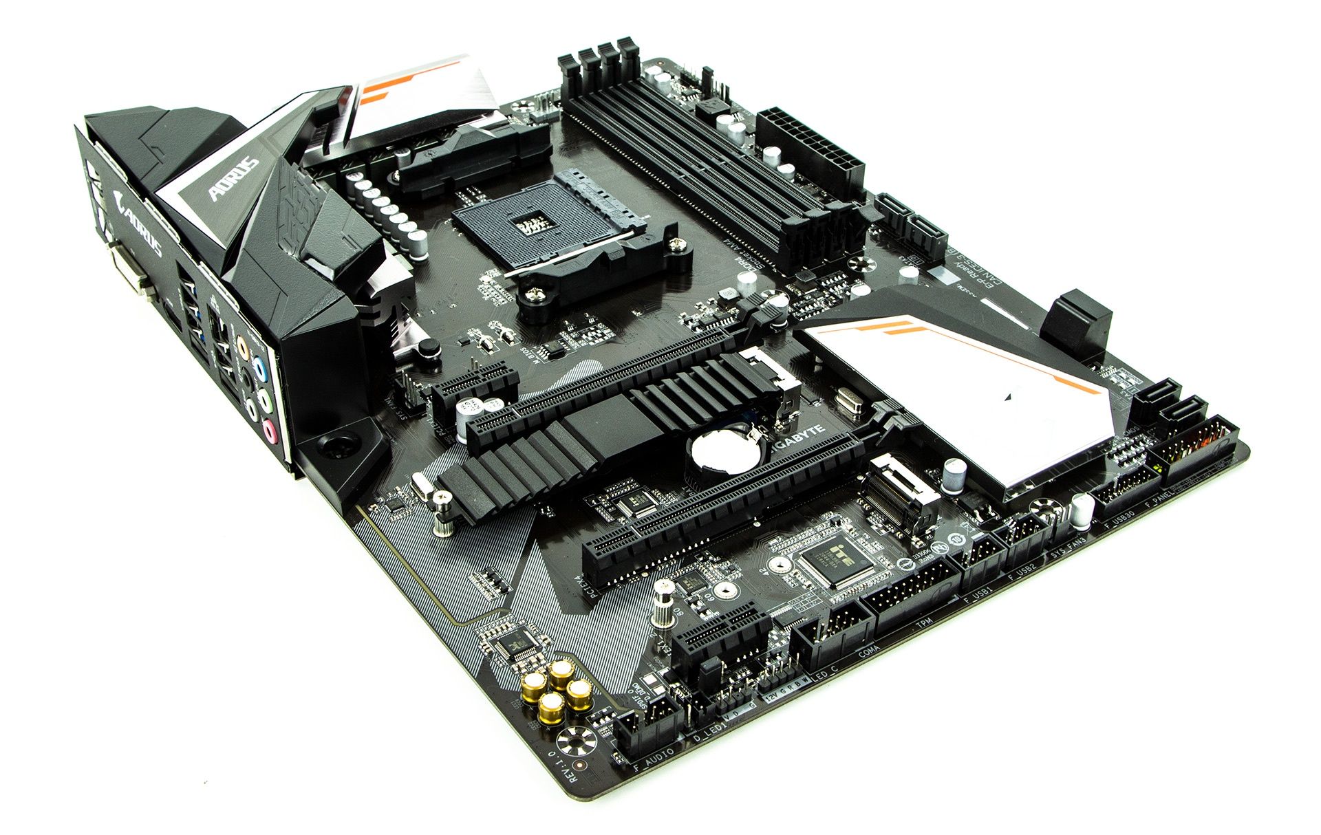 Gigabyte B450 Aorus Elite - niedroga i dobrze wyposażona