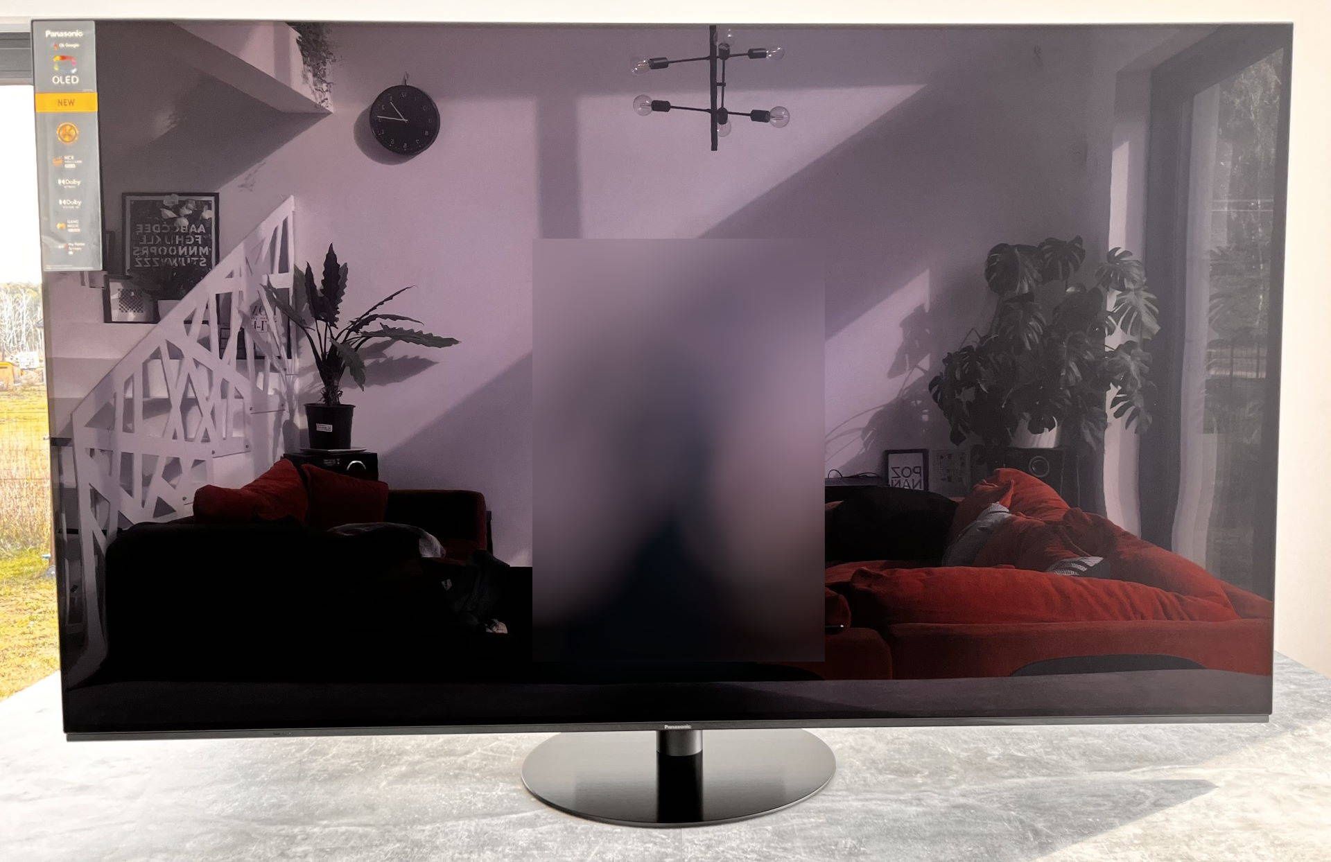 Panasonic TX-65JZ1500 - od przodu