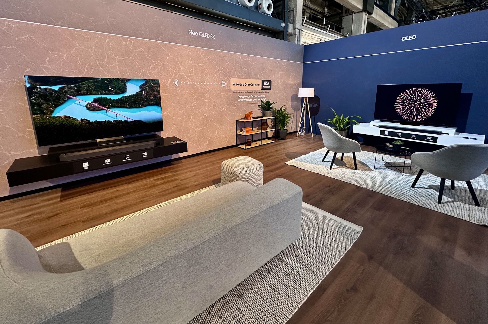 World of Samsung 2025 - QN990F i S95F