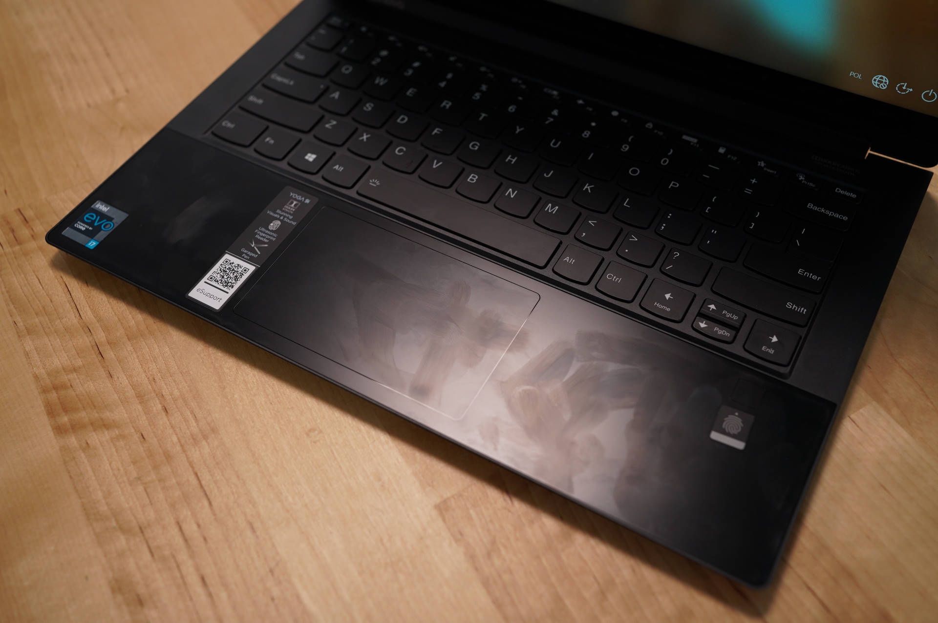 Lenovo Yoga 9i - palcowanie