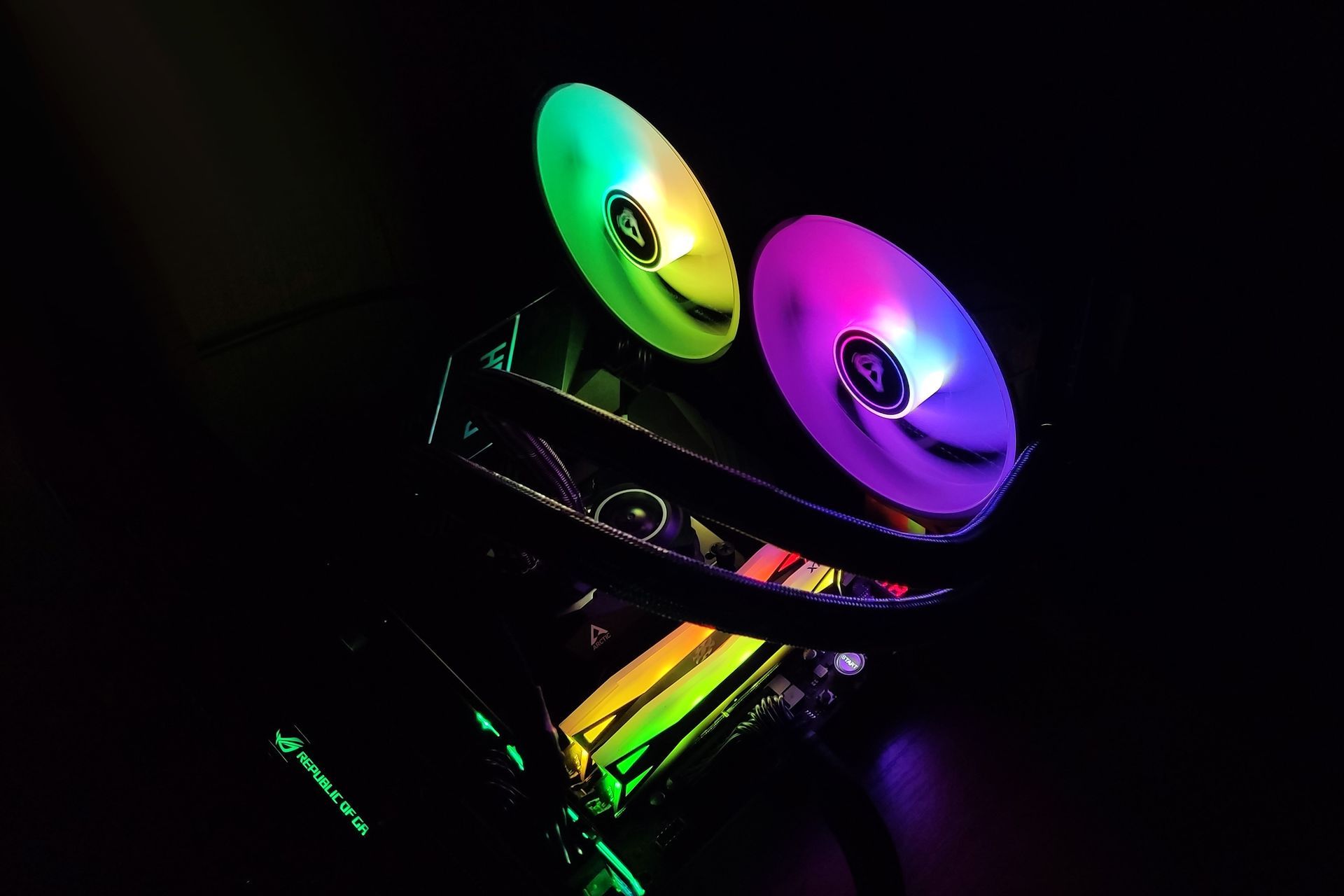 Arctic Liquid Freezer II 280 A-RGB - podświetlenie LED