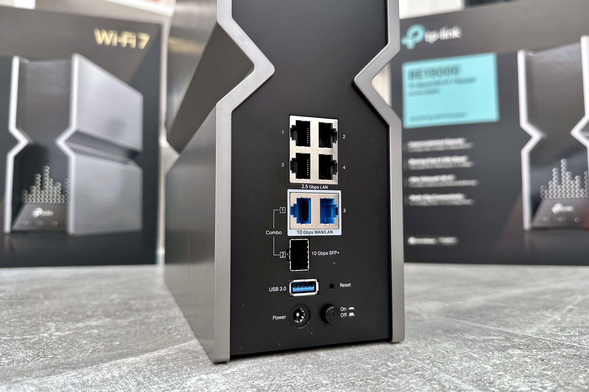 TP-Link Archer BE800 - załącza