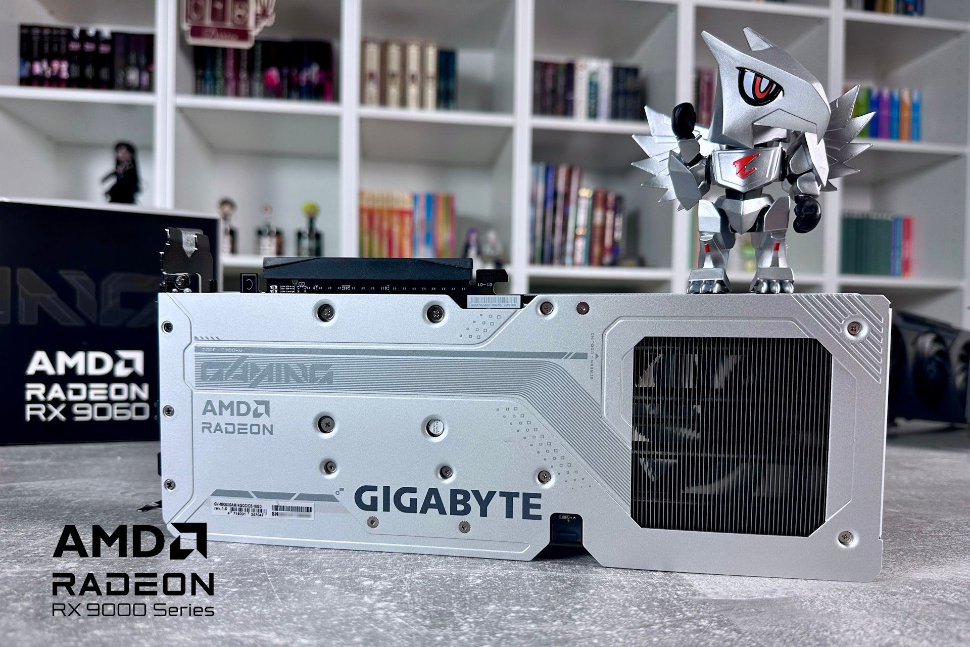 GIGABYTE Radeon RX 9060 XT Gaming OC 16G ICE - backplate
