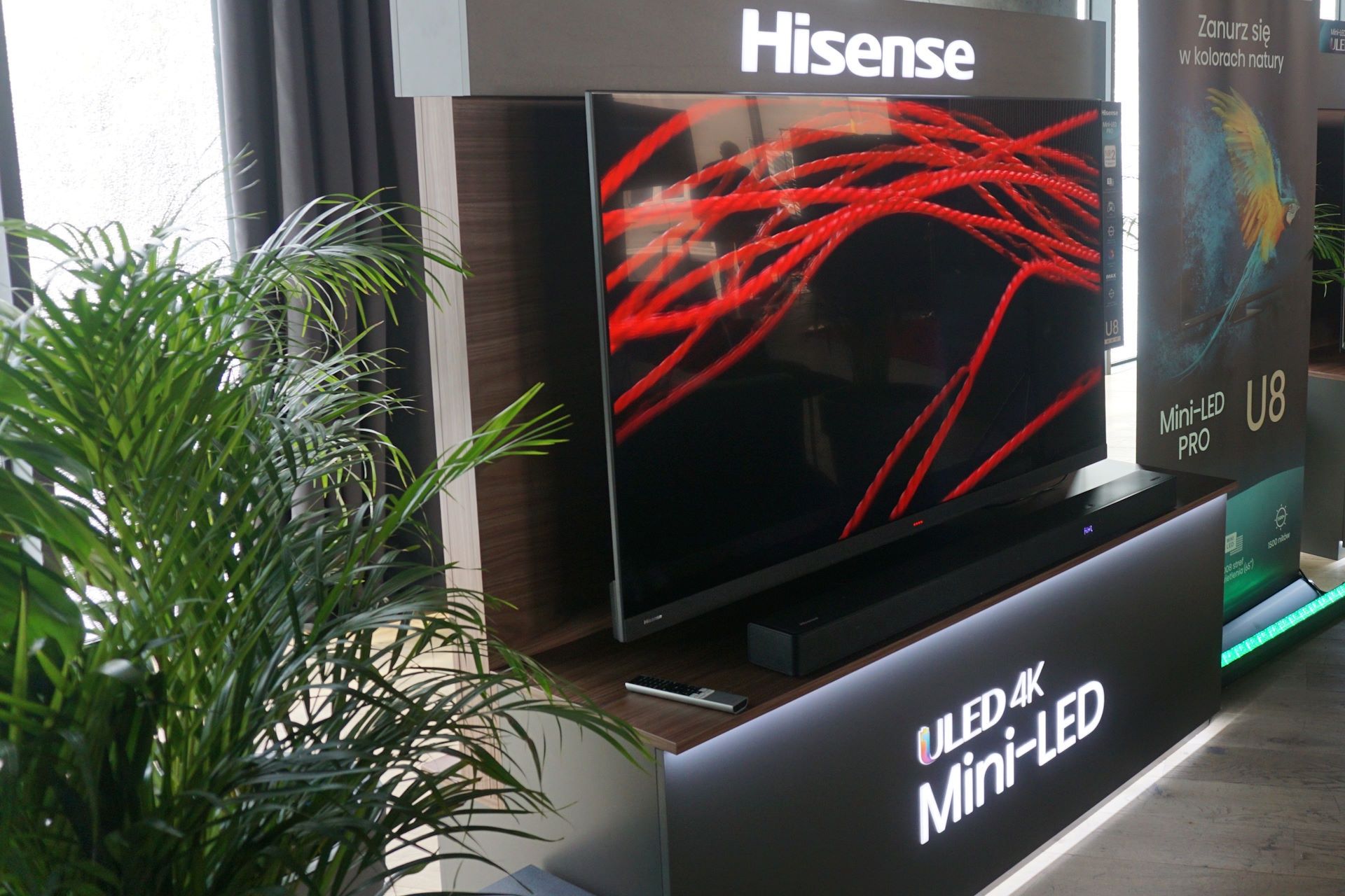 Hisense ULED 65U8KQ - na konferencji
