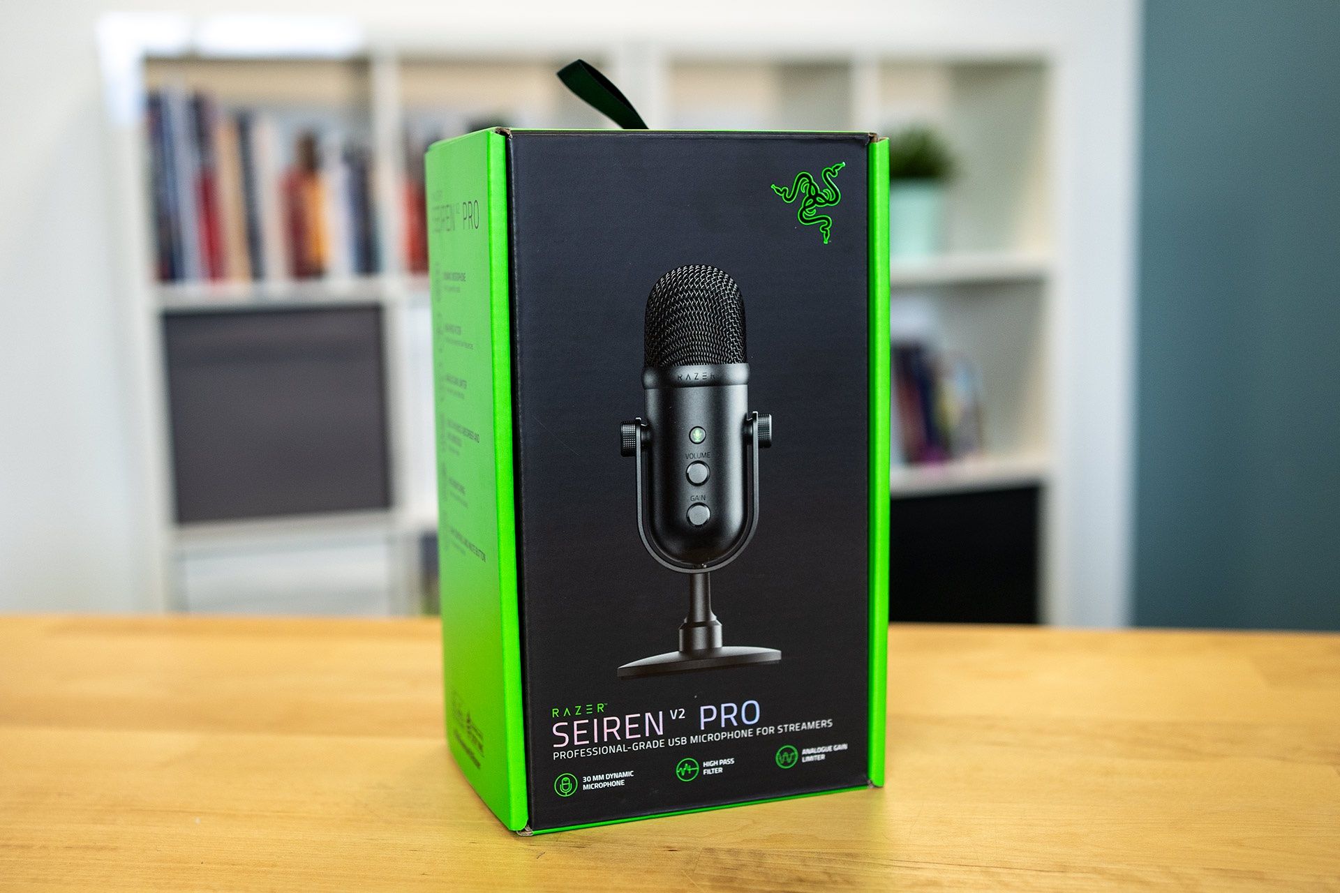 Razer Seiren V2 Pro - pudełko