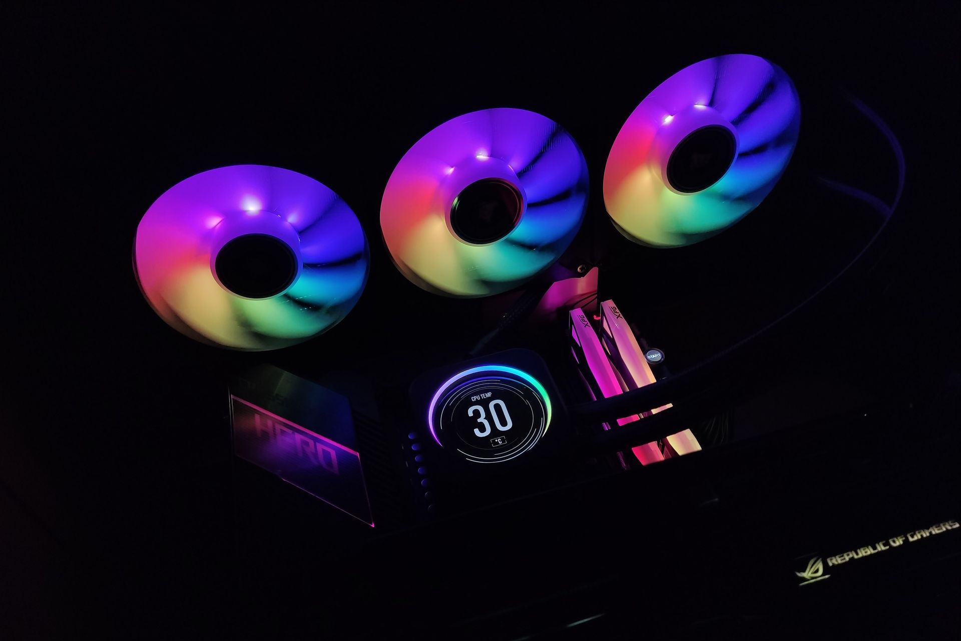 Corsair iCUE H150i Elite LCD