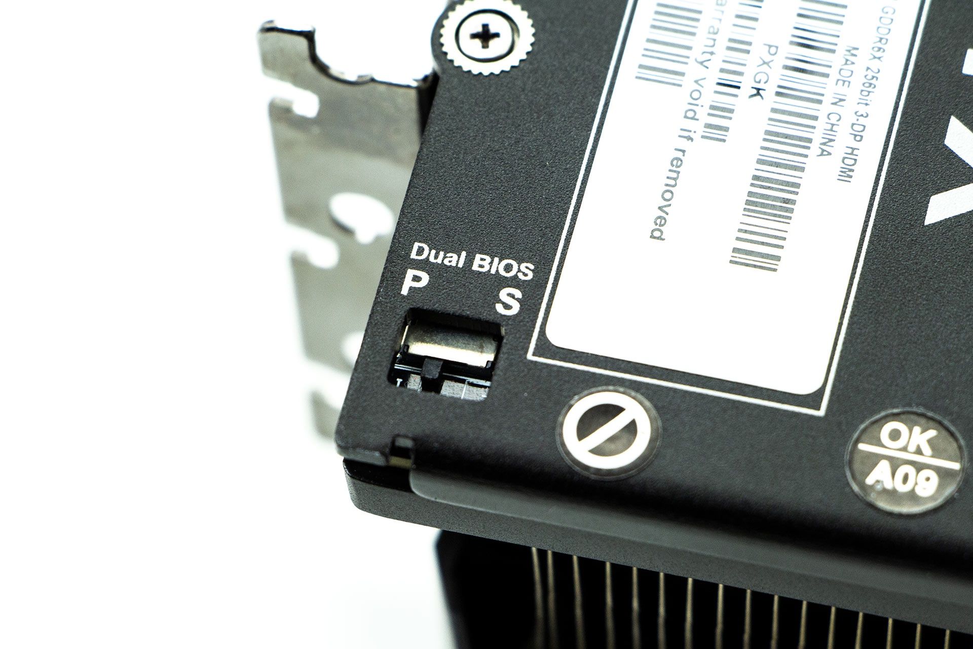 Gainward GeForce RTX 4080 Phantom GS - przełącznik BIOS
