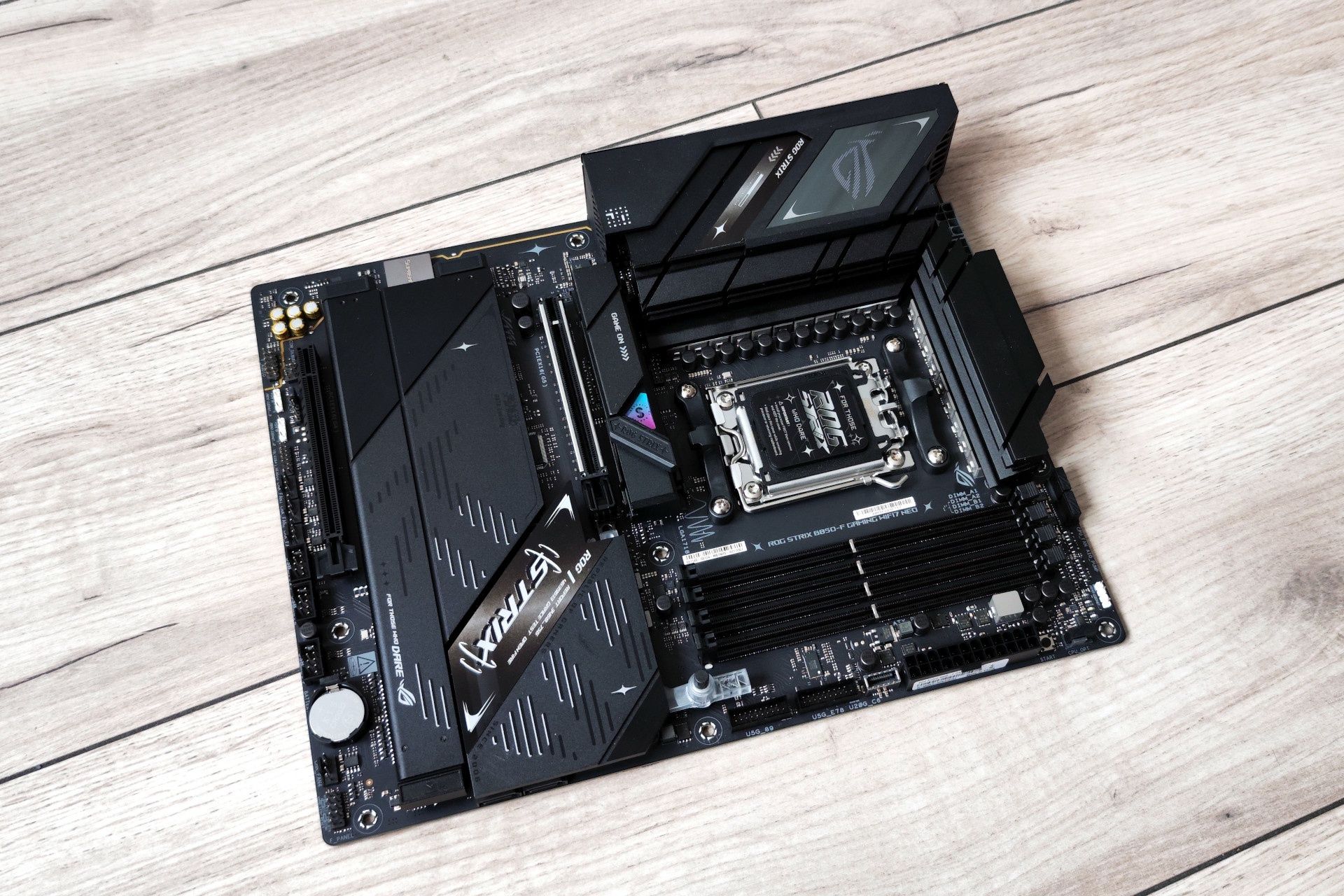ASUS ROG Strix B850-F Gaming WIFI7 NEO