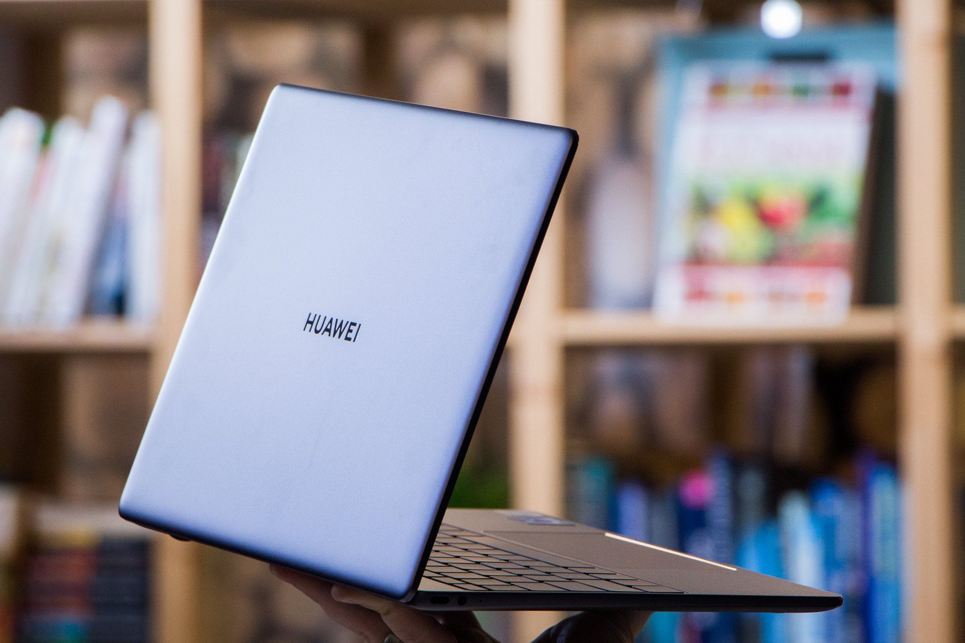 Huawei MateBook 13 - lekki jak piórko