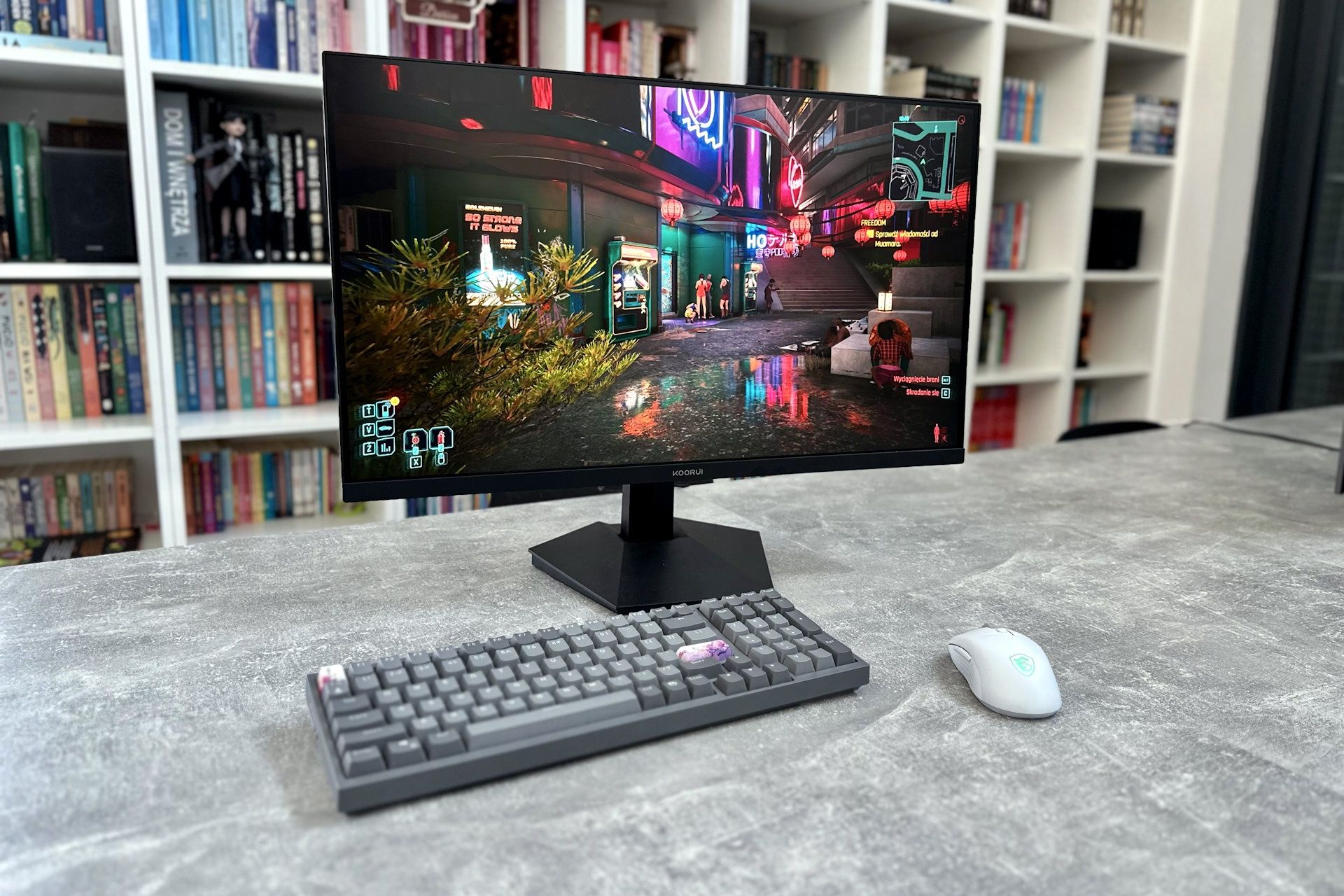 Koouri G2711P - z laptopem