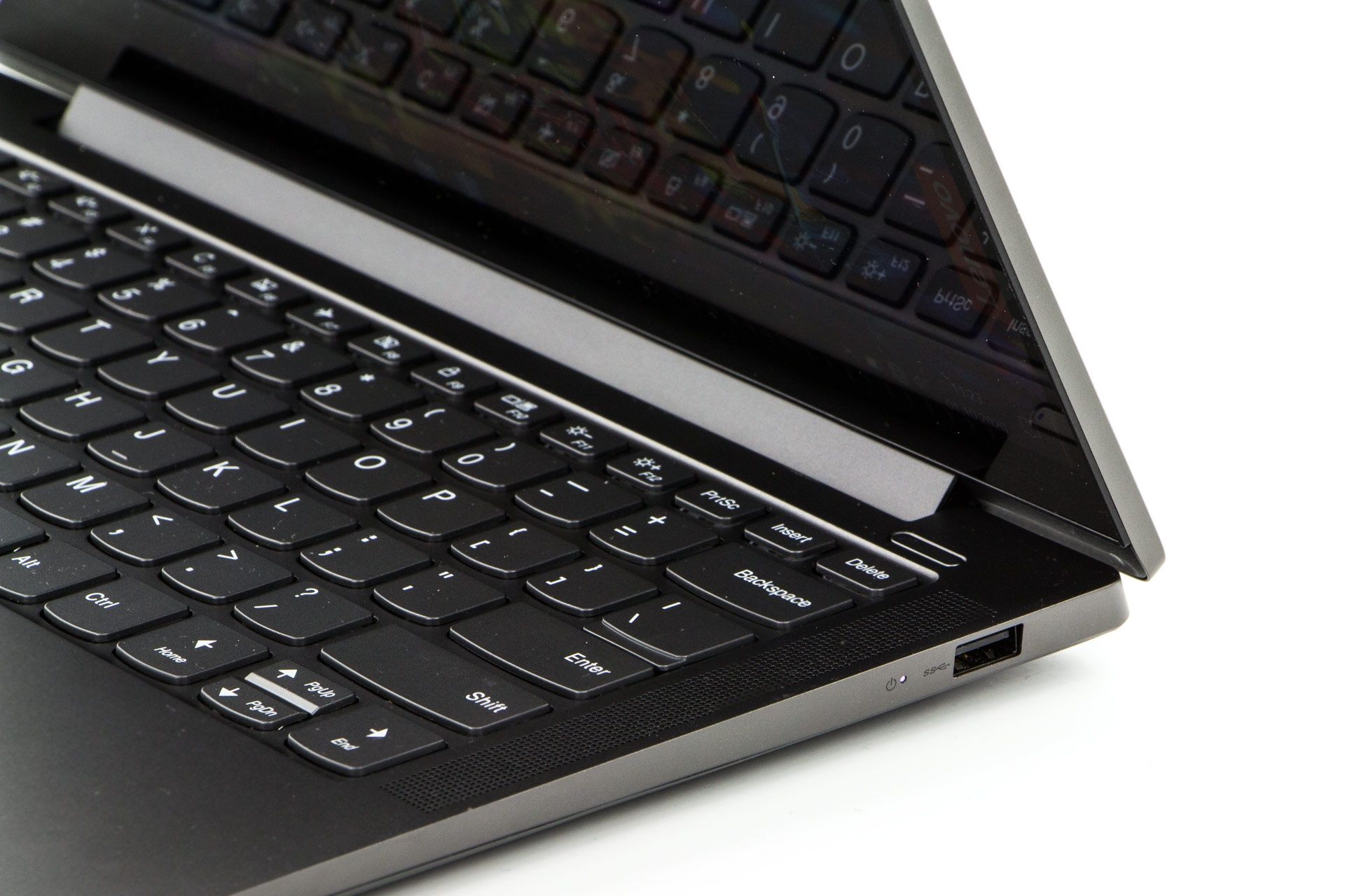 Lenovo Yoga S740-14IIL - porty z prawej