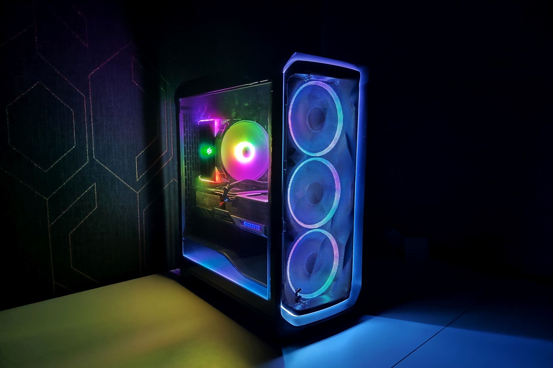 Fractal Meshify 3 - podświetlenie LED