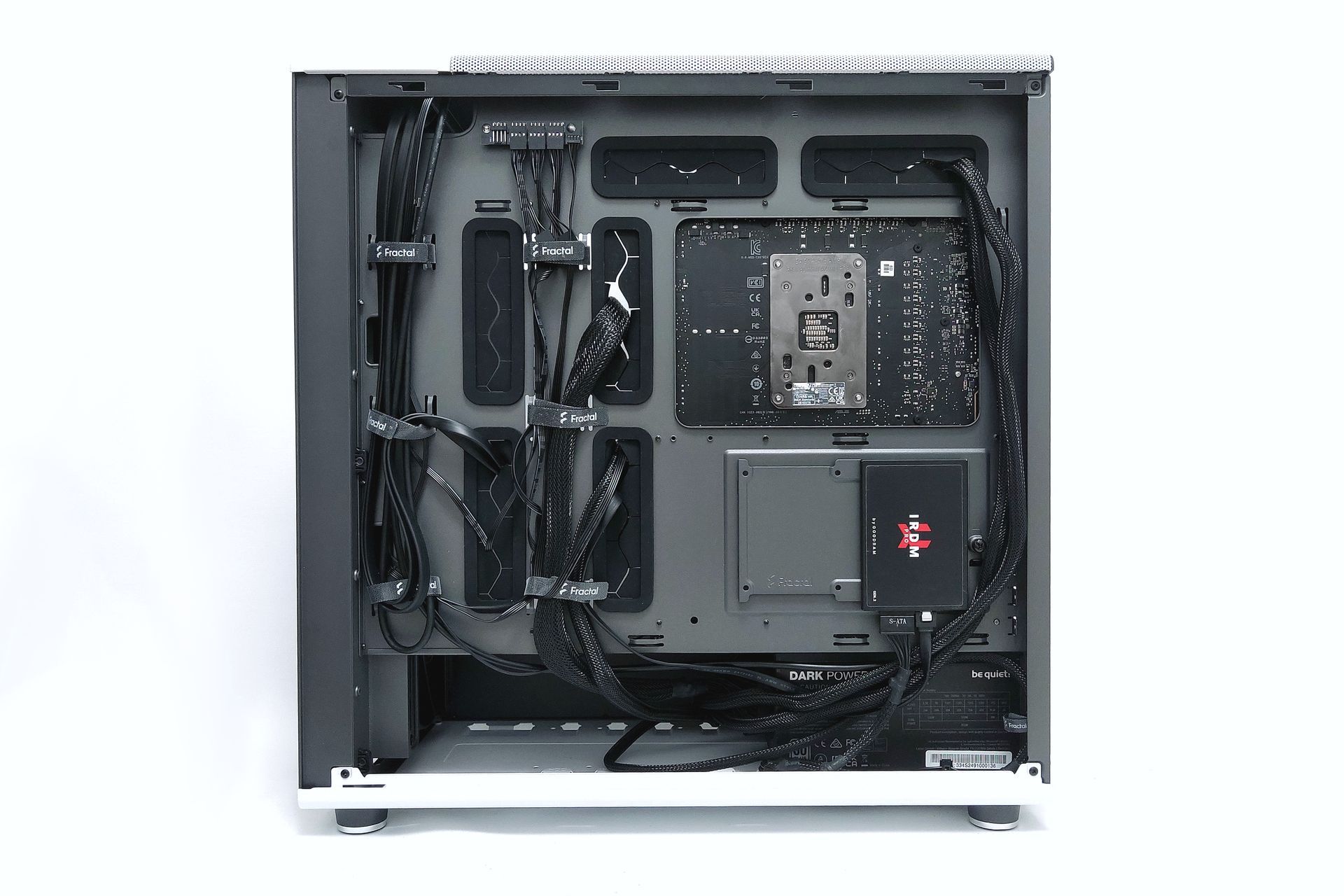 Fractal Design North XL - montaż komputera