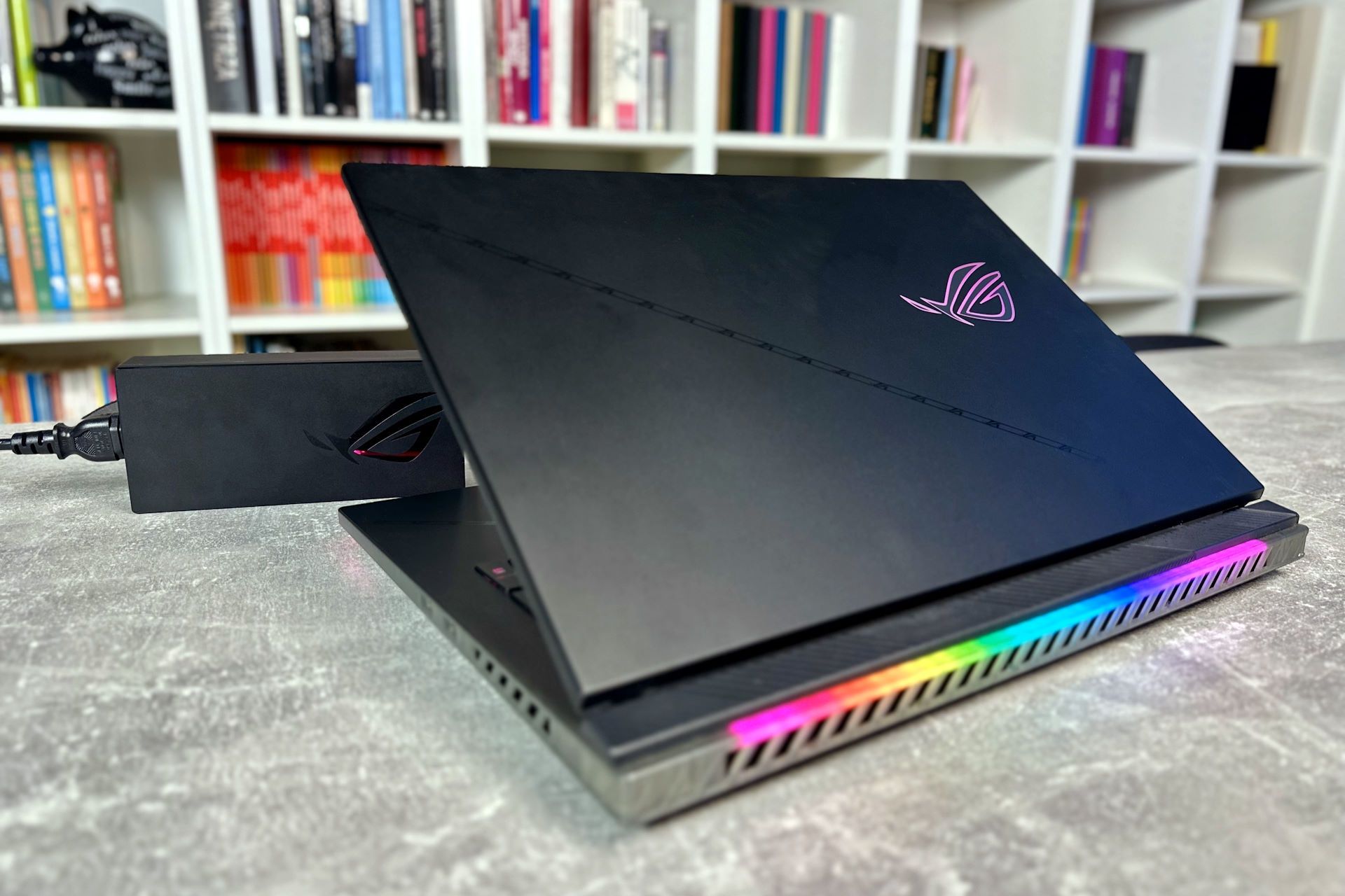 ASUS ROG Strix SCAR 18 - duuuużo RGB :D
