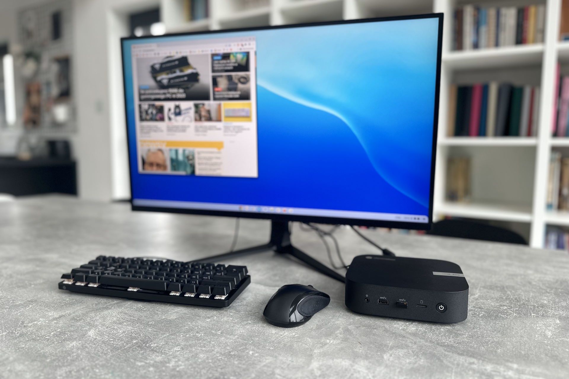 ASUS Chromebox 5 - na biurku