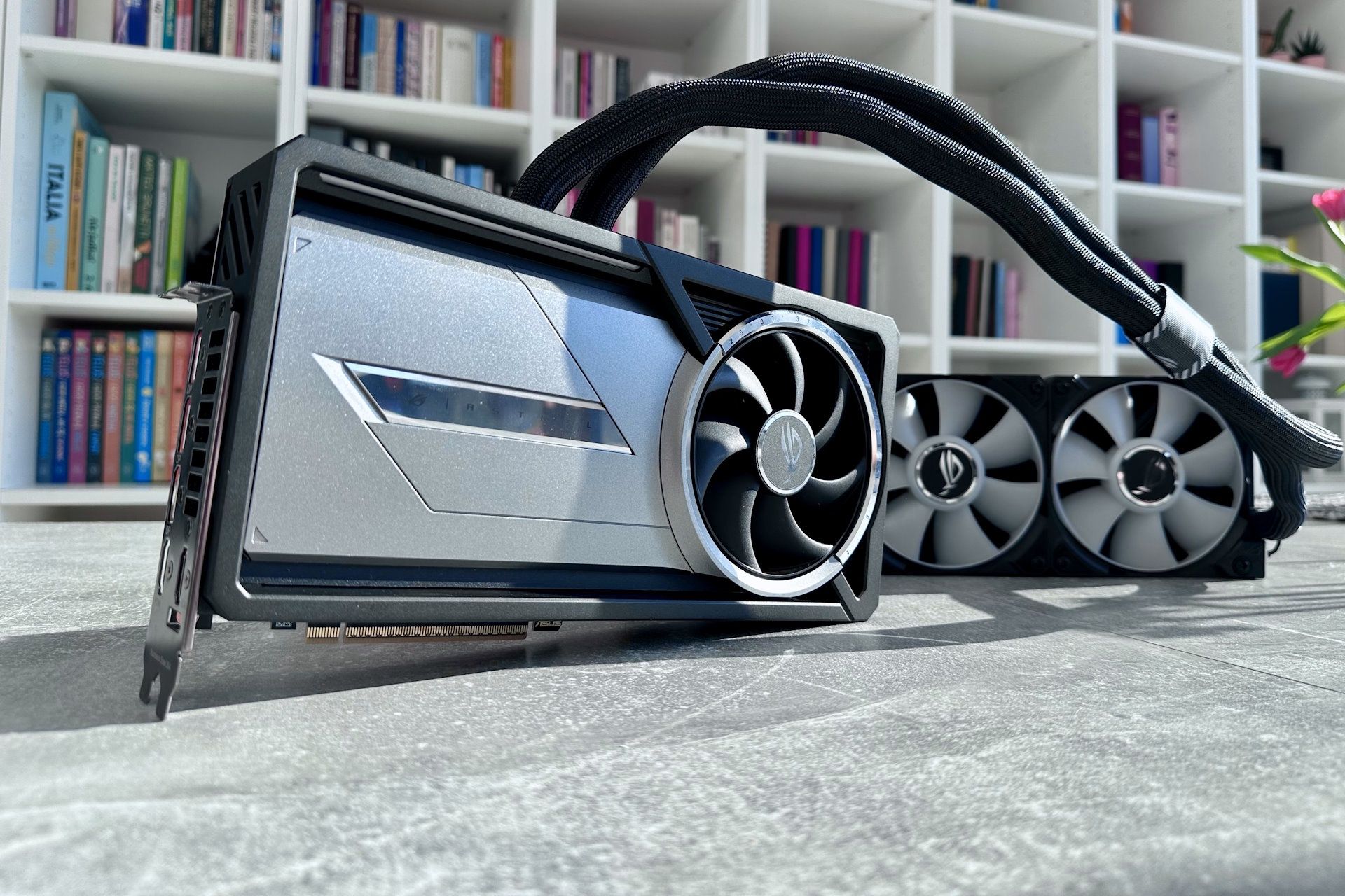ASUS ROG GeForce RTX 5090 Astral LC