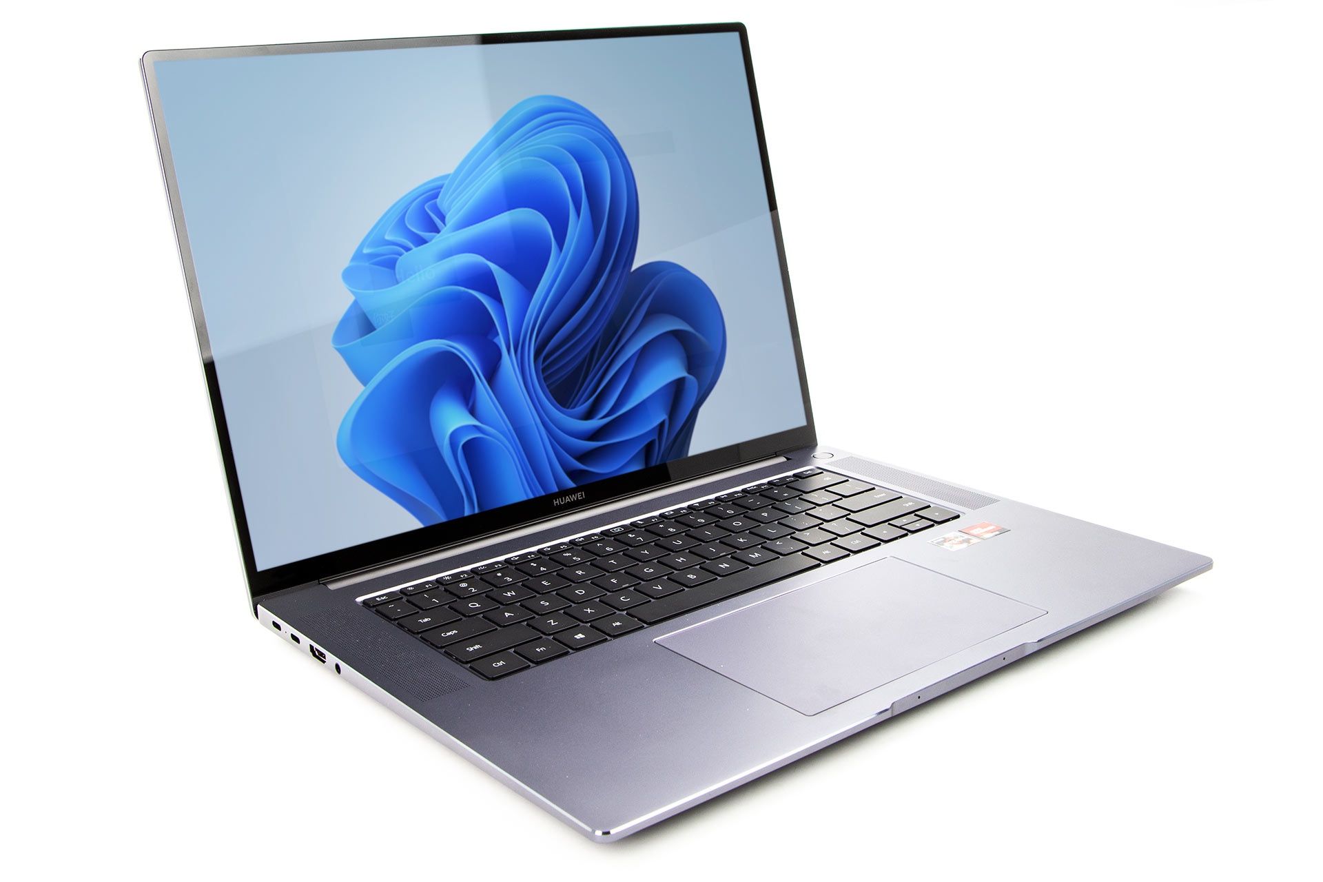 Huawei Matebook 16 - z przodu