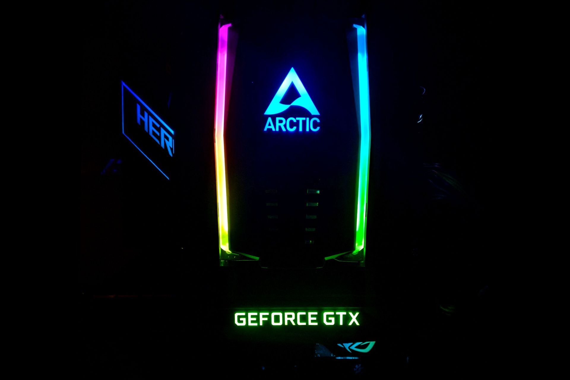 Arctic Freezer 50 - podświetlenie LED
