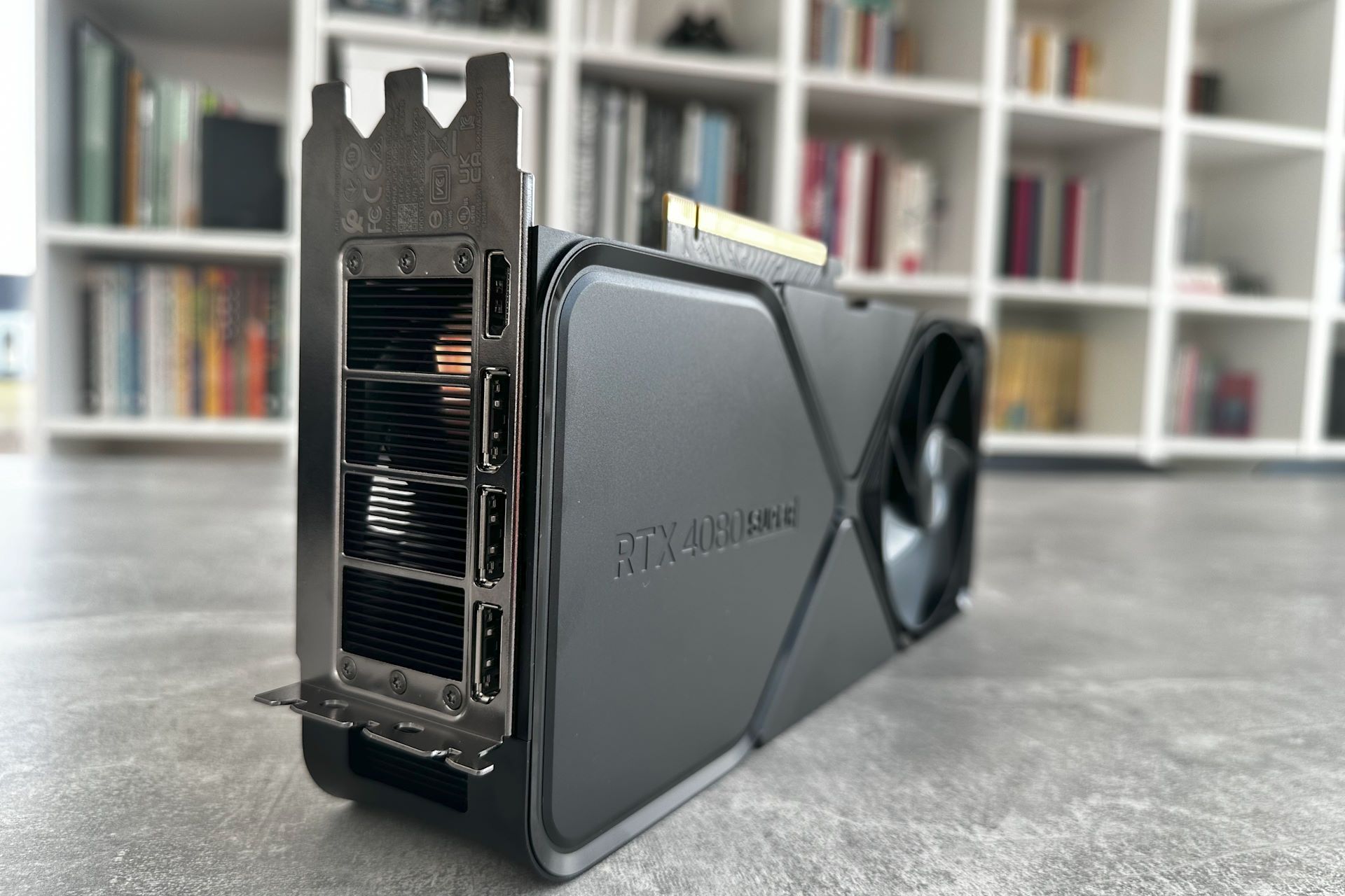 NVIDIA GeForce RTX 4080 Super Founders Edition - złącza