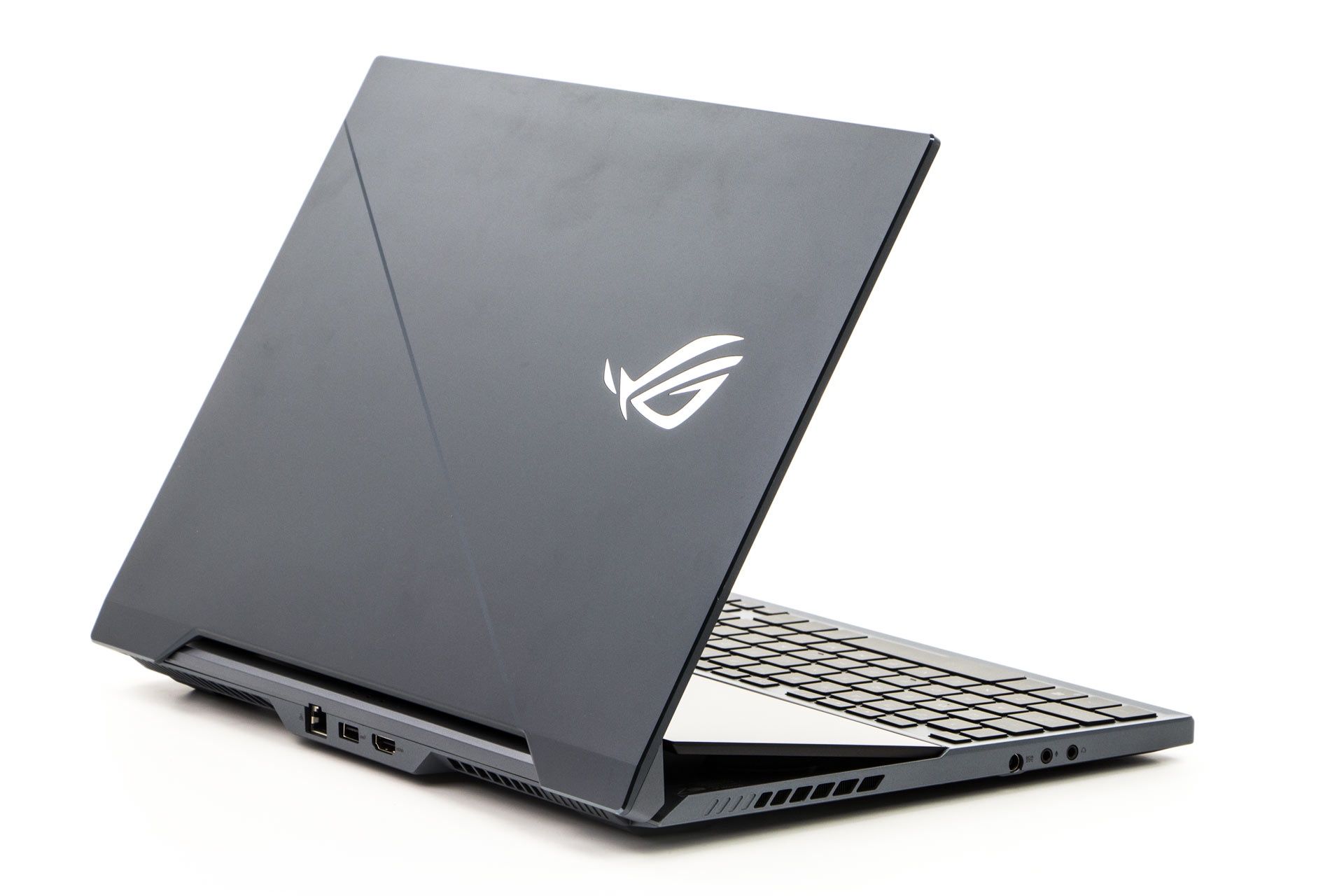 ASUS ROG Zephyrus Duo 15 GX550L - robi wrażenie nawet z tyłu!