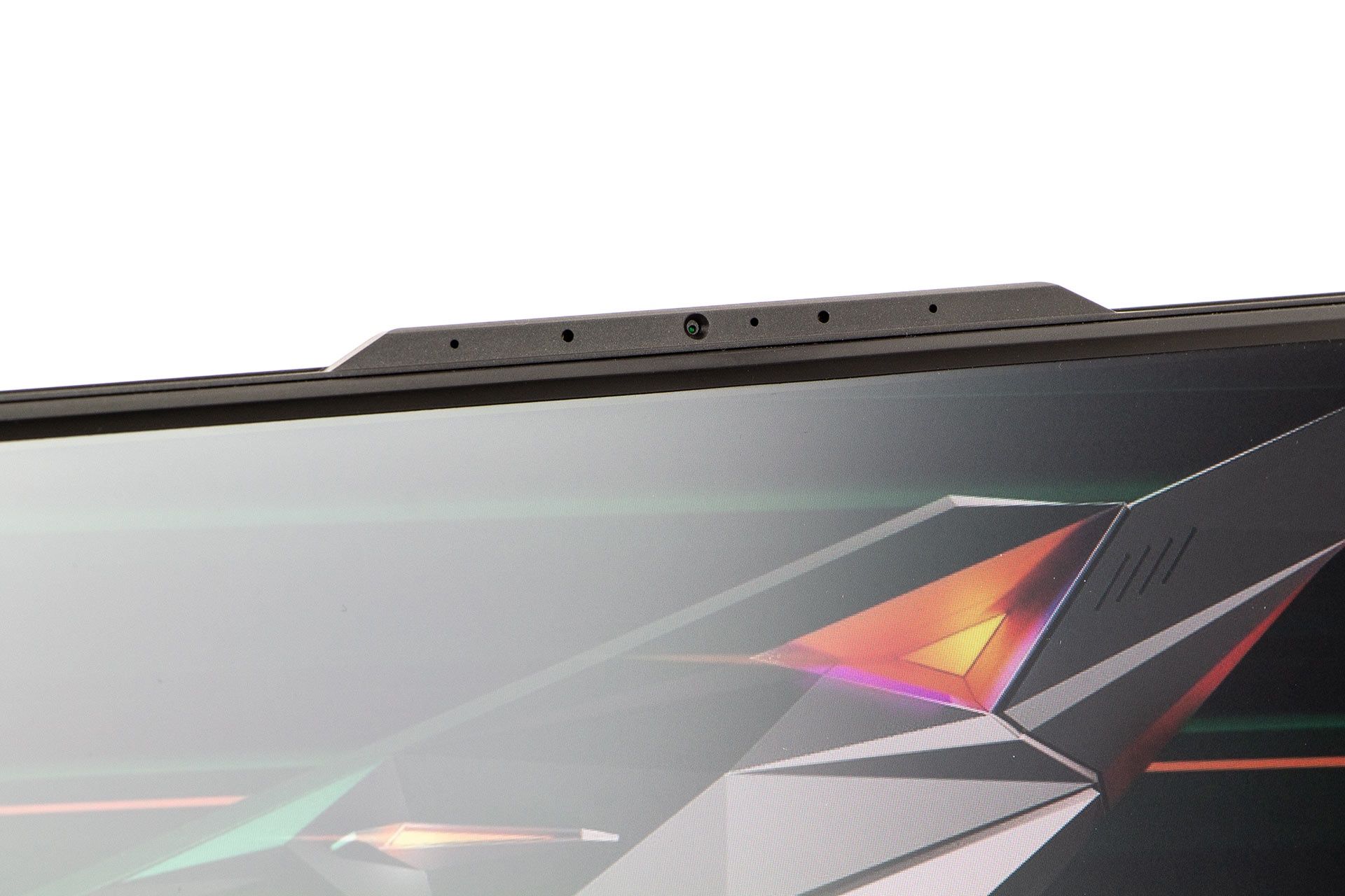Gigabyte Aorus 17 XE4 - wystająca kamera