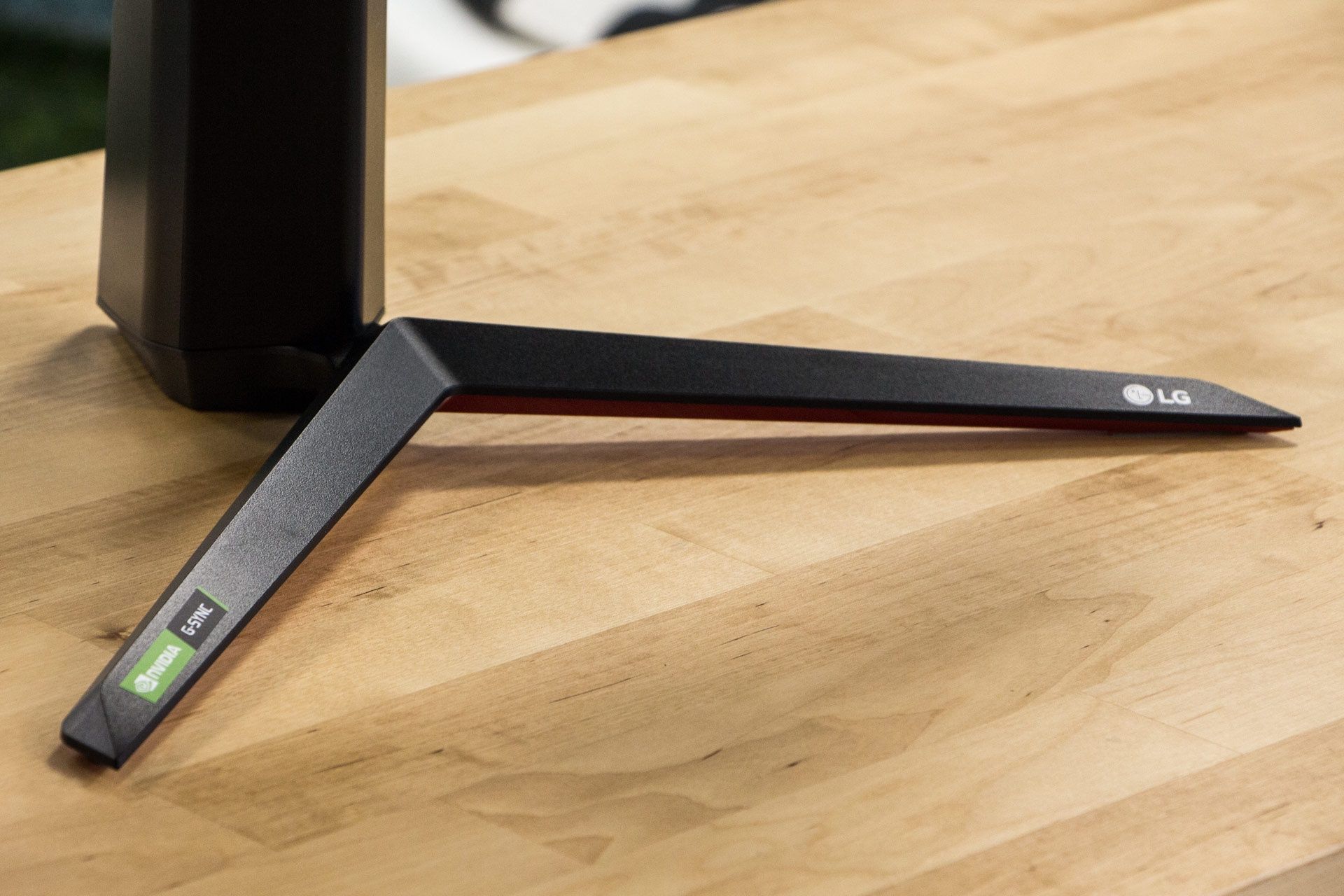 LG 27GN950-B - podstawa monitora