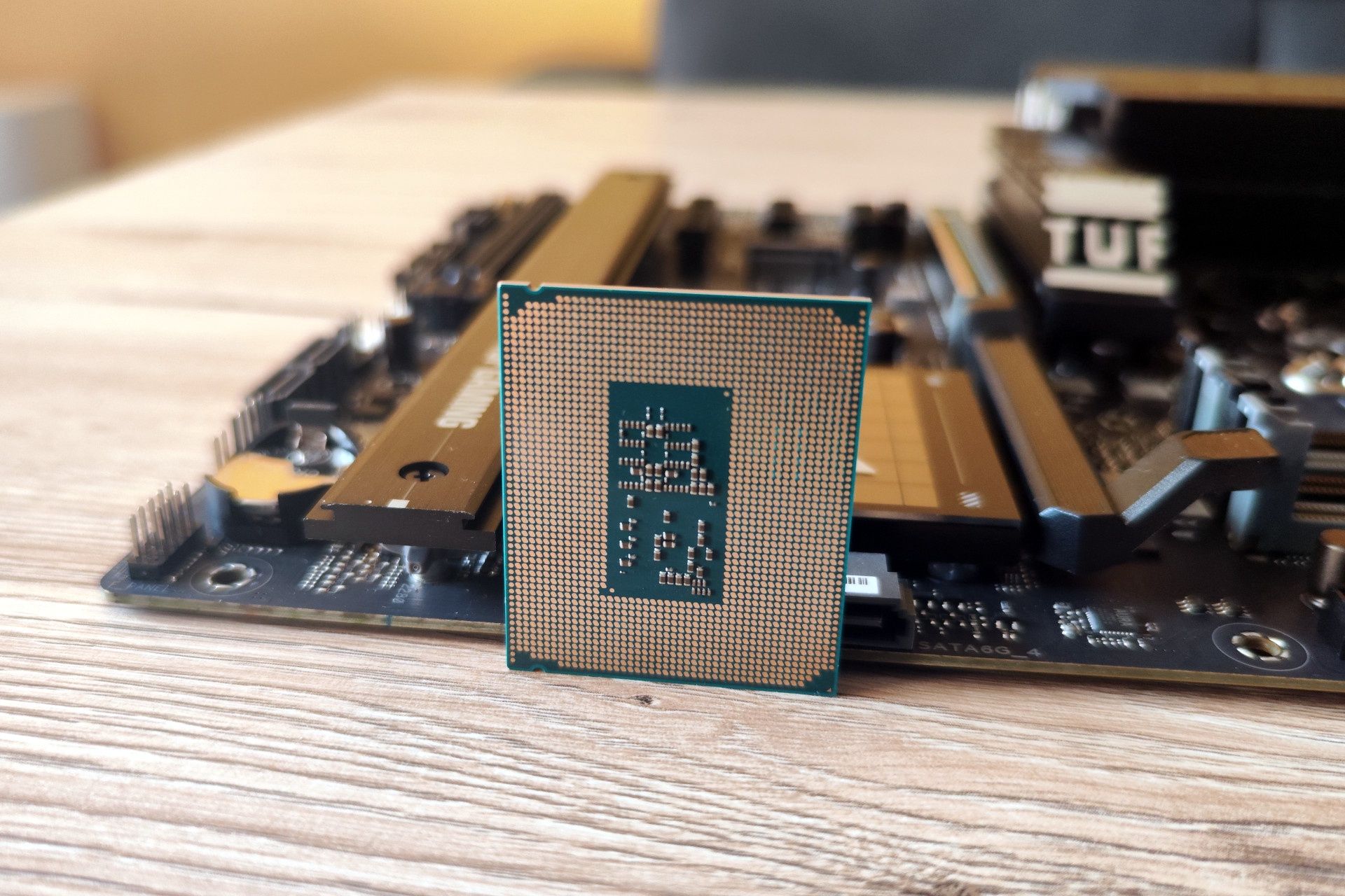Intel Core Ultra 5 235