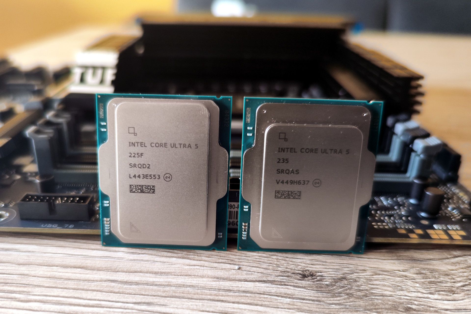 Procesory Intel Core Ultra 5 225F i 235