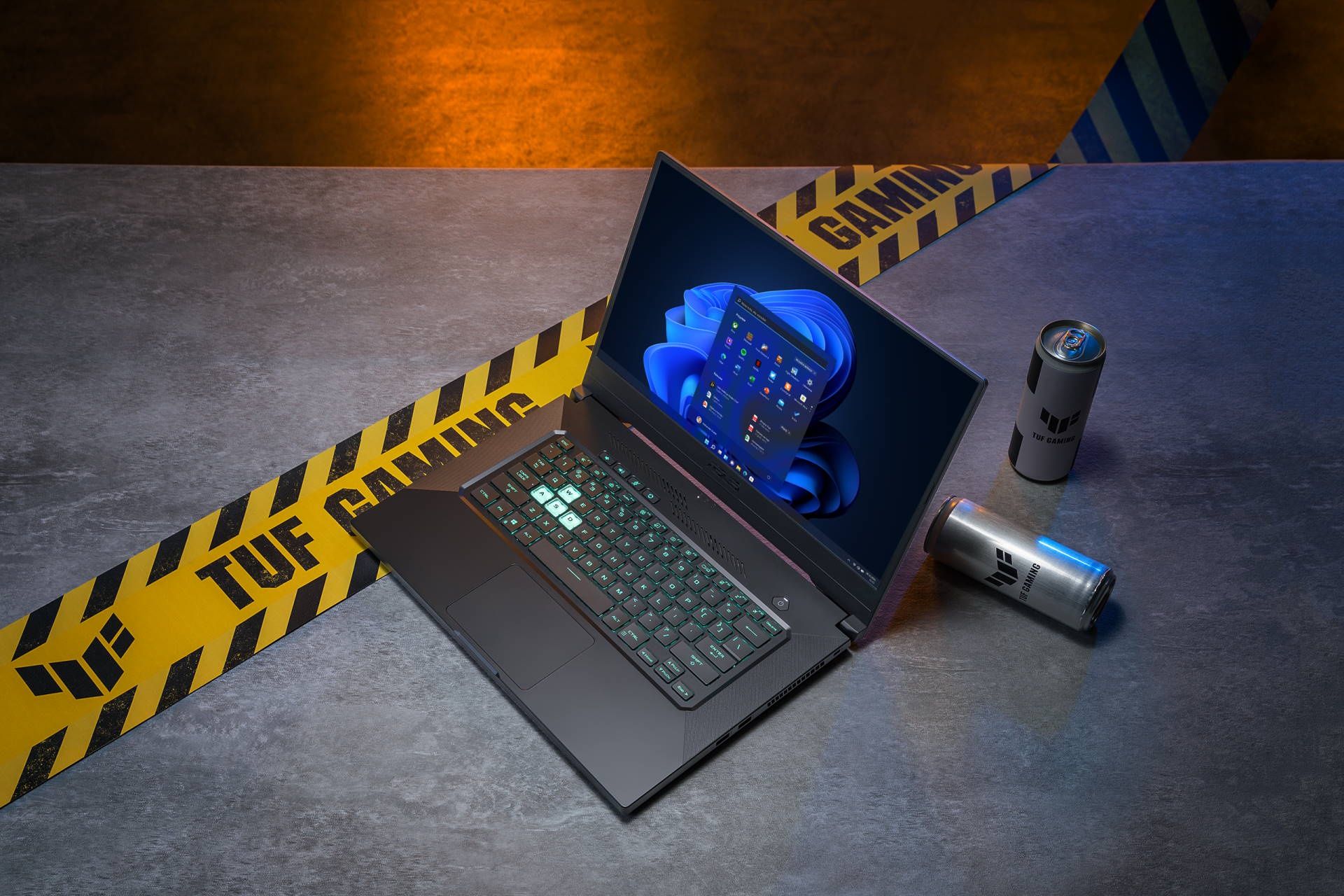 ASUS TUF Dash F15 - z profilu