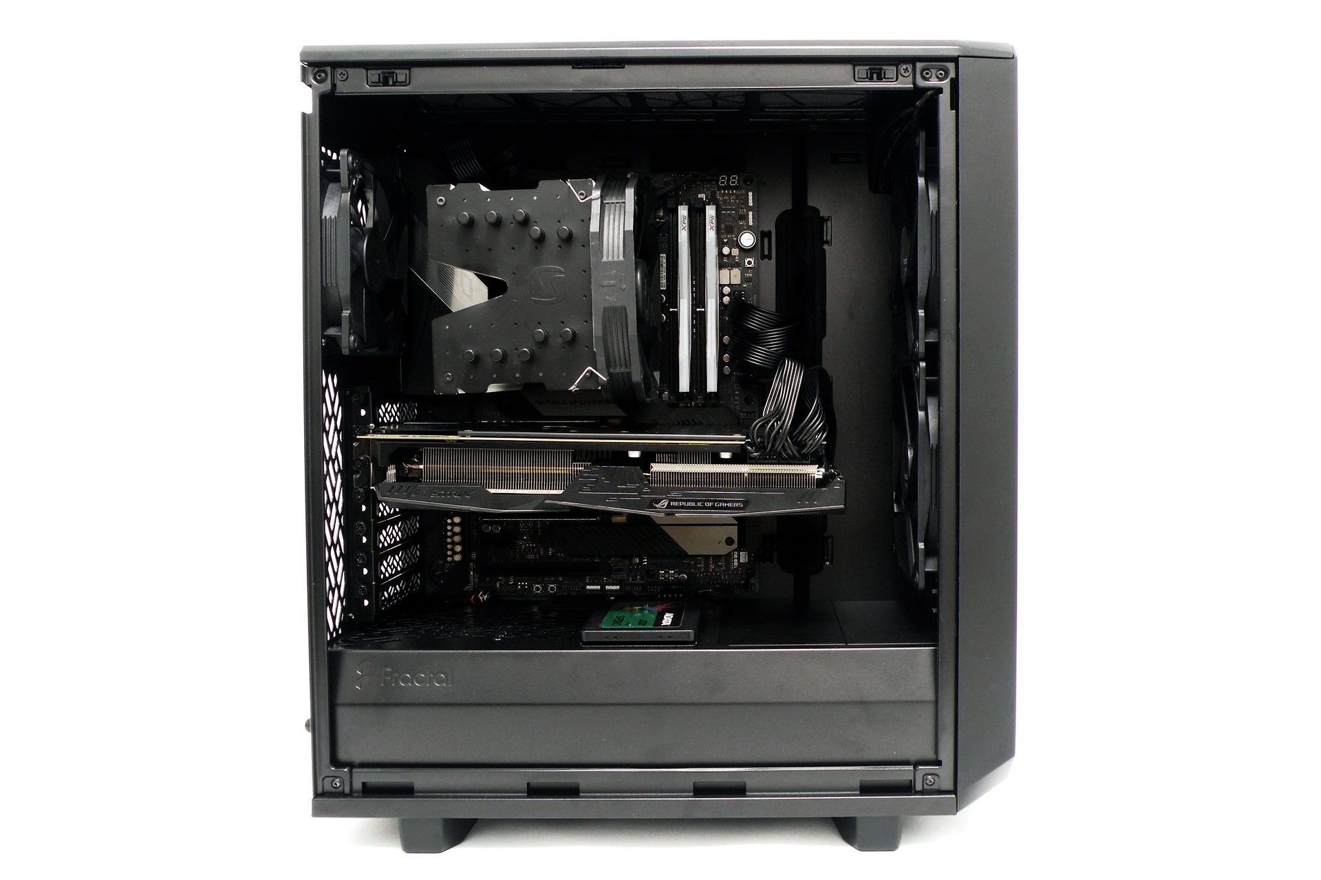 Fractal Design Meshify 2 Compact - montaż podzespołów
