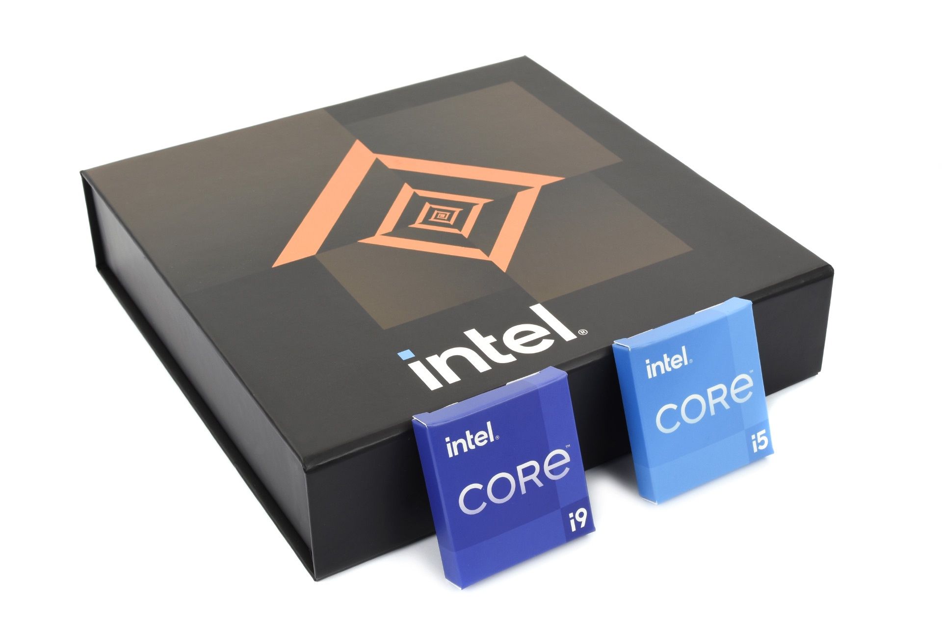 Intel Core i5-12600K i Core i9-12900K