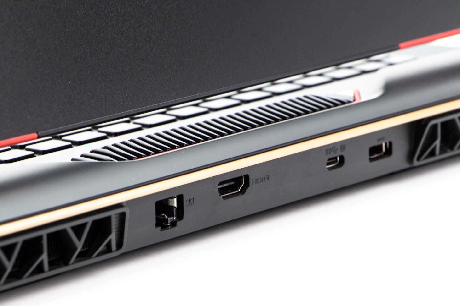 MSI Raider GE78 HX 13V - porty z tyłu