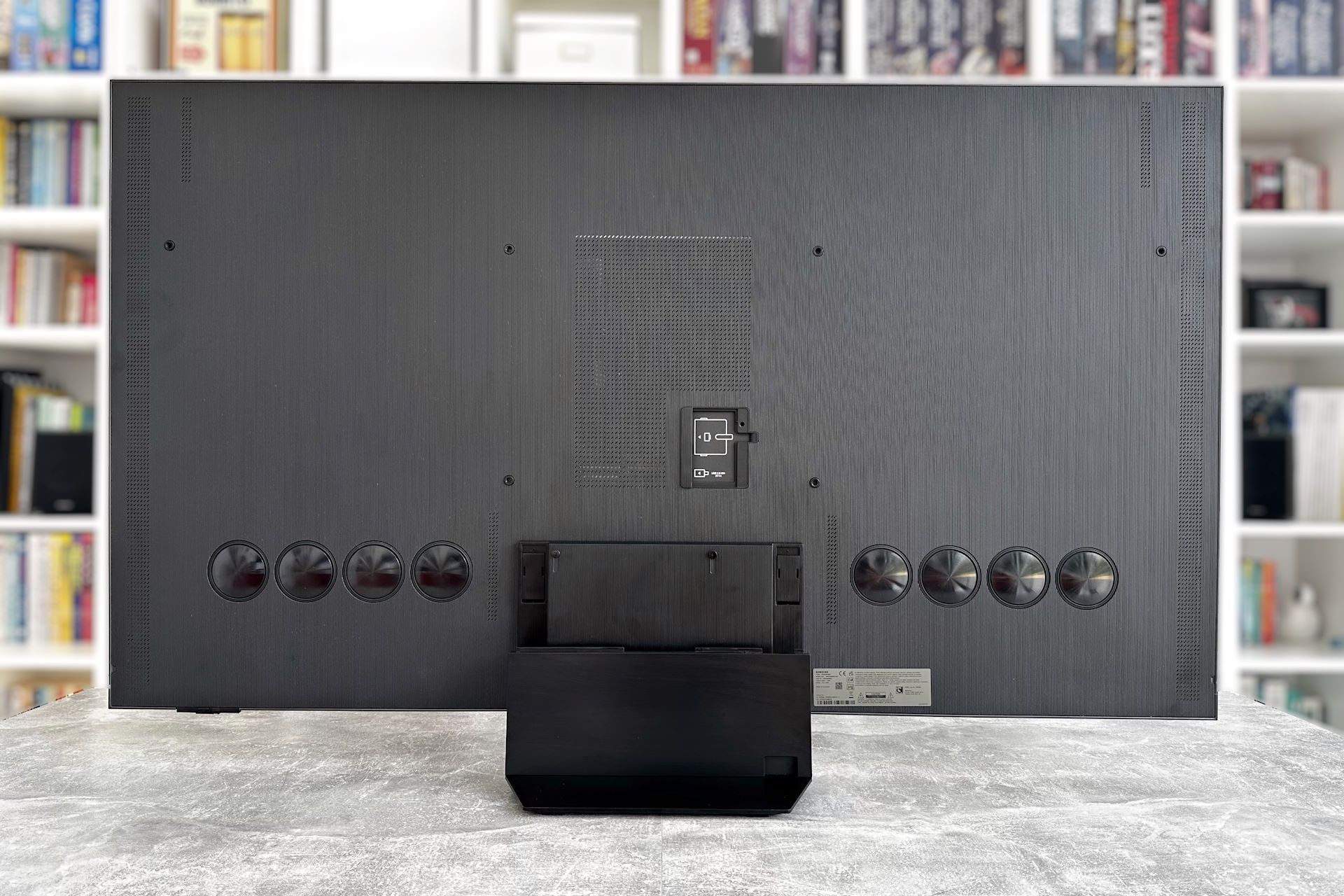 Samsung Excellence Line 8K QN900D - plecy