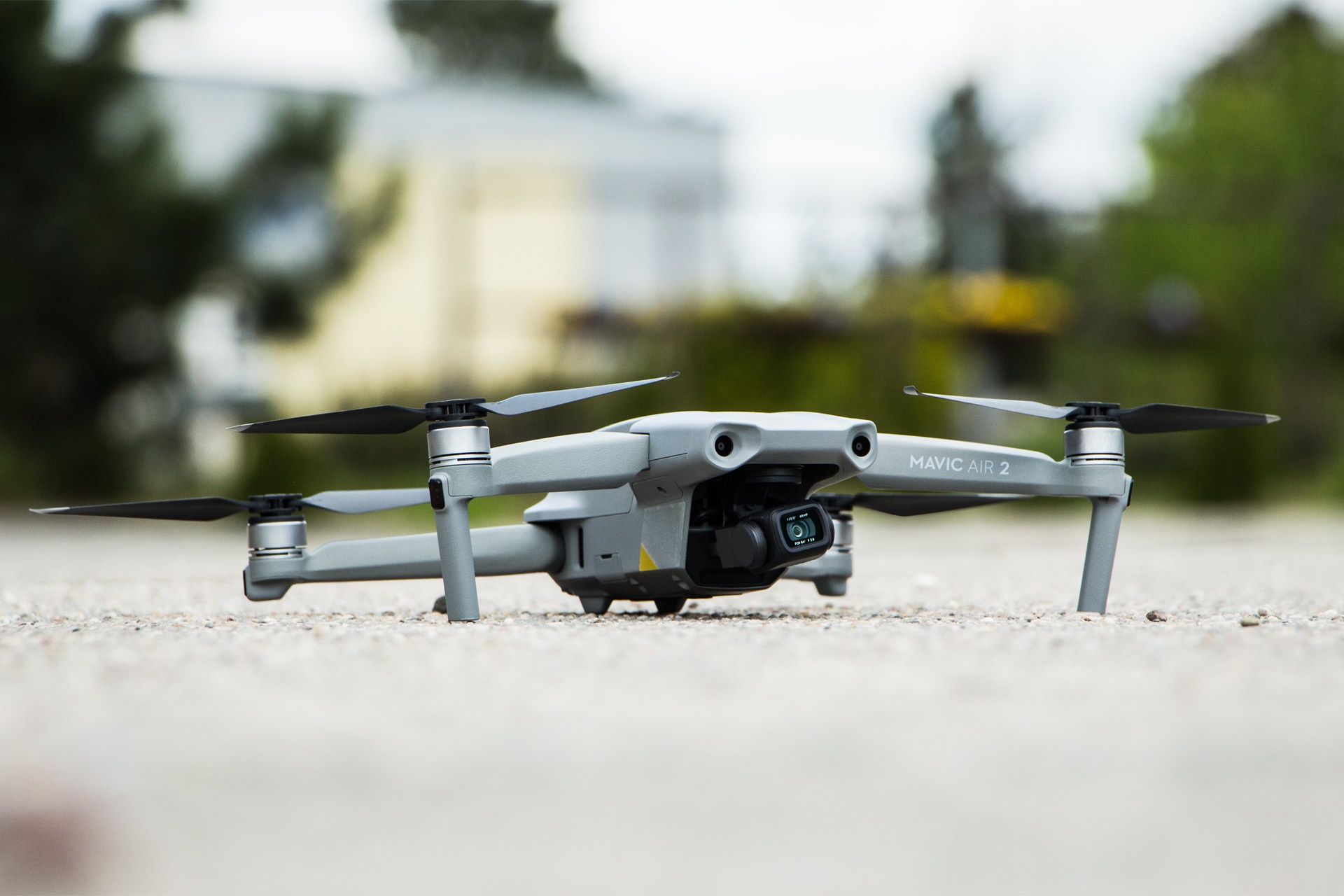 Dji Mavic Air 2 - dron na ziemi