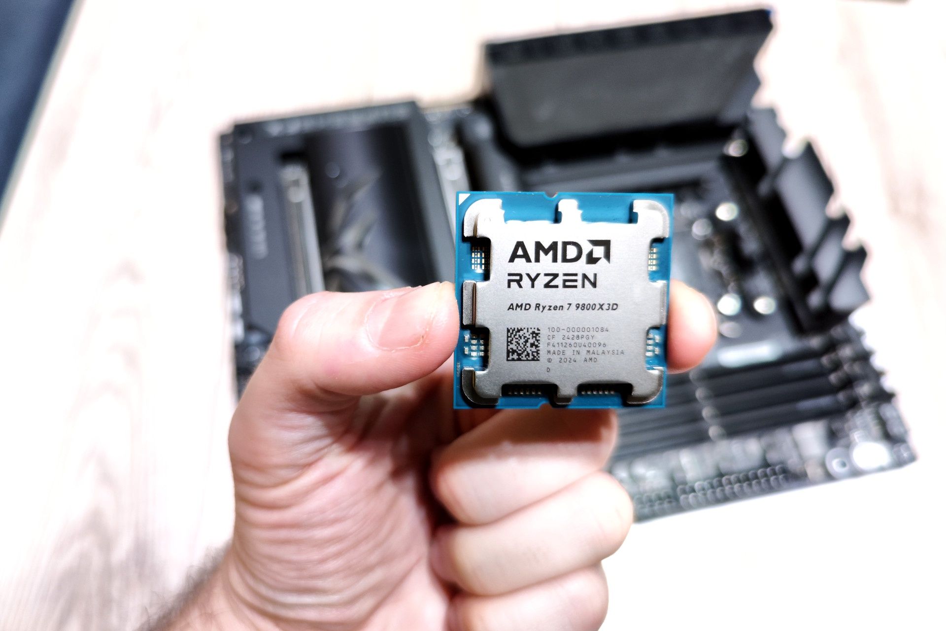 Procesor AMD Ryzen 7 9800X3D świetnie wypada w grach