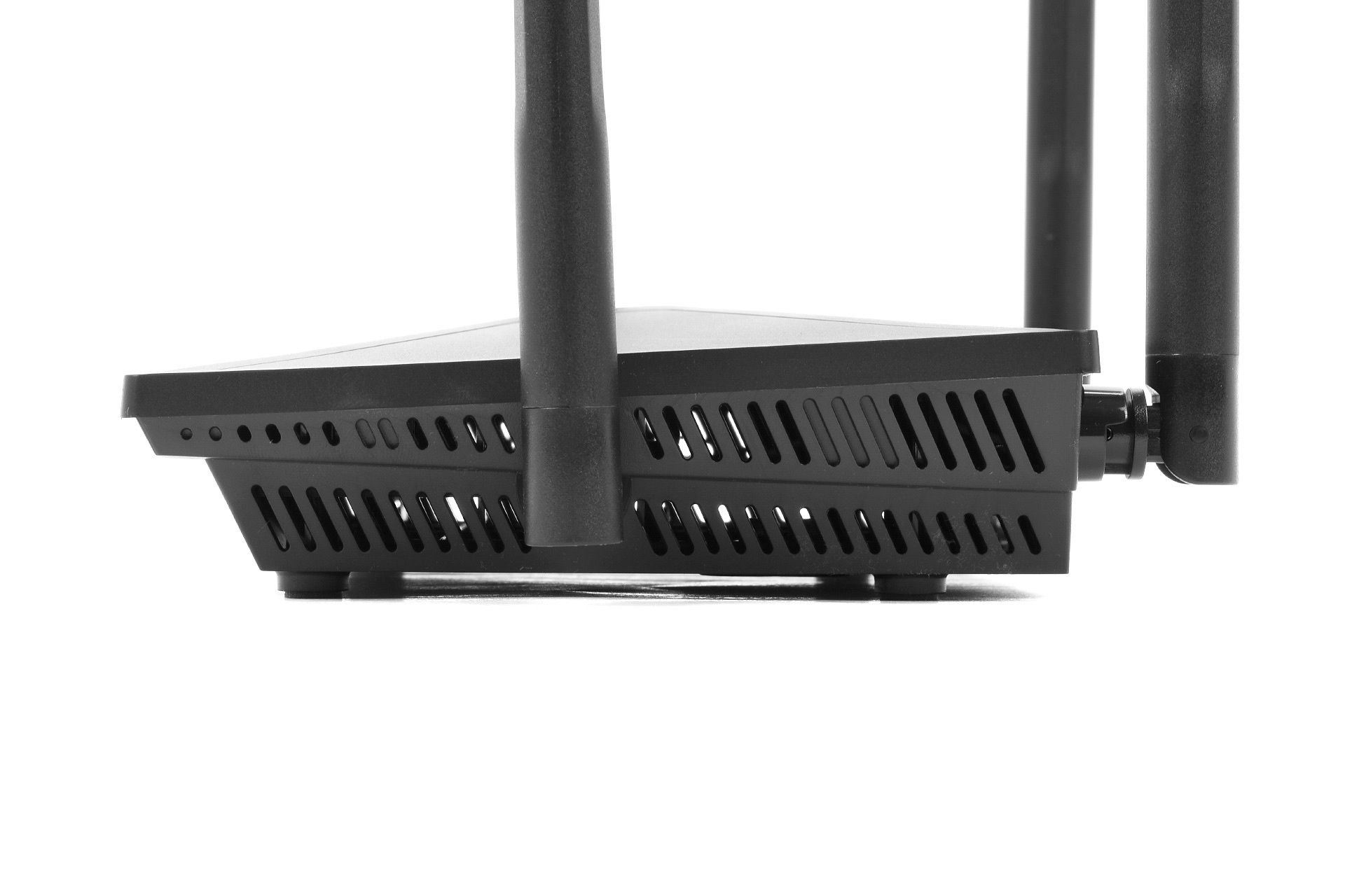 D-Link DIR-2150 - z boku