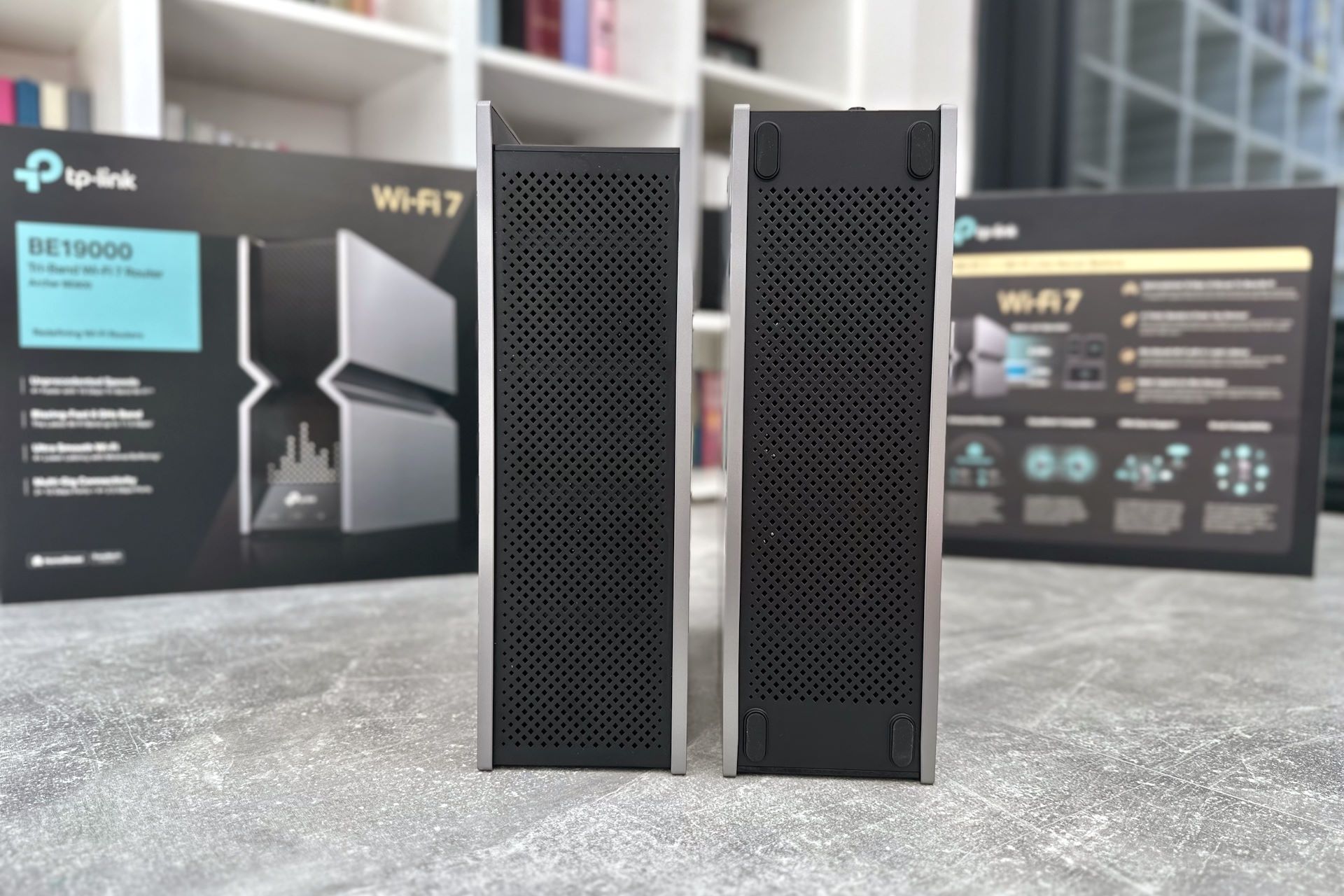 TP-Link Archer BE800 - spód i góra