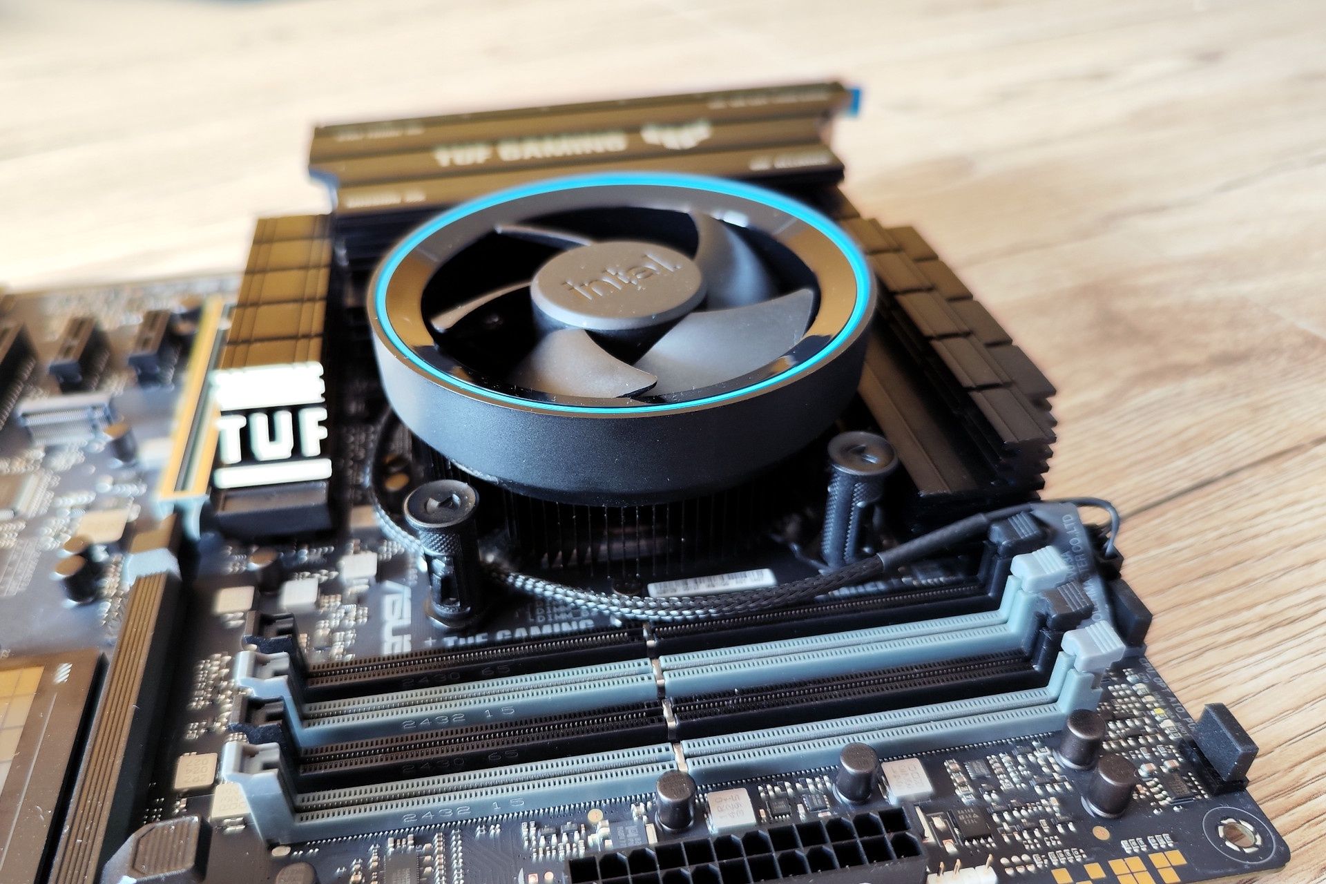 Intel Core Ultra 5 235 - chłodzenie procesora