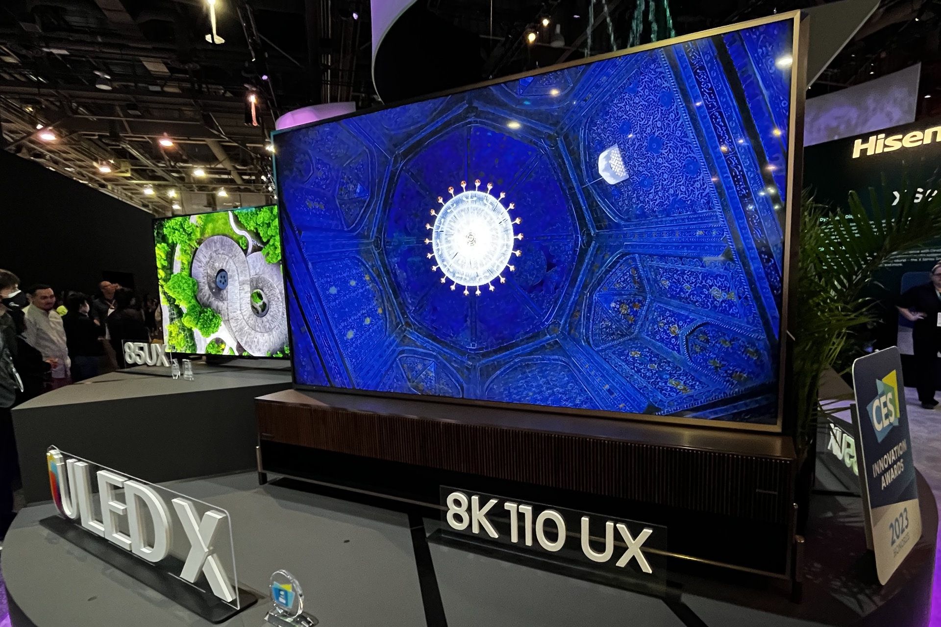 Hisense 110 UX