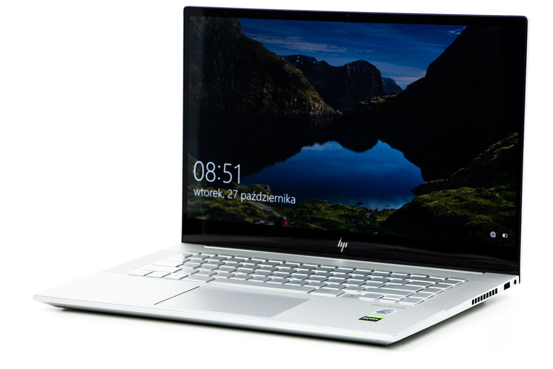 HP ENVY 15 OLED - widok z drugiego profilu