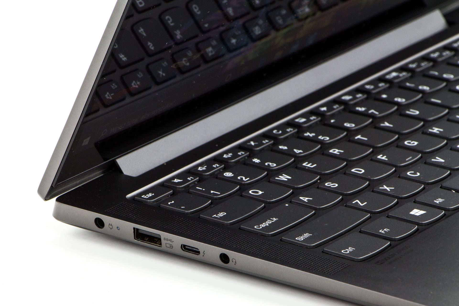 Lenovo Yoga S740-14IIL - porty z lewej