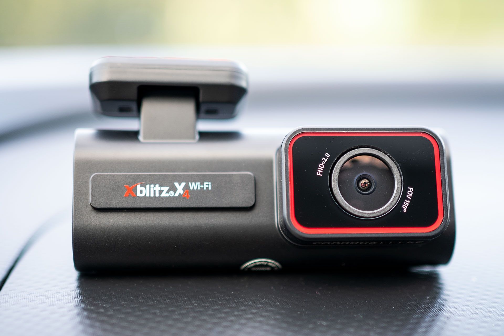 Xblitz X4 Wi-Fi - przód