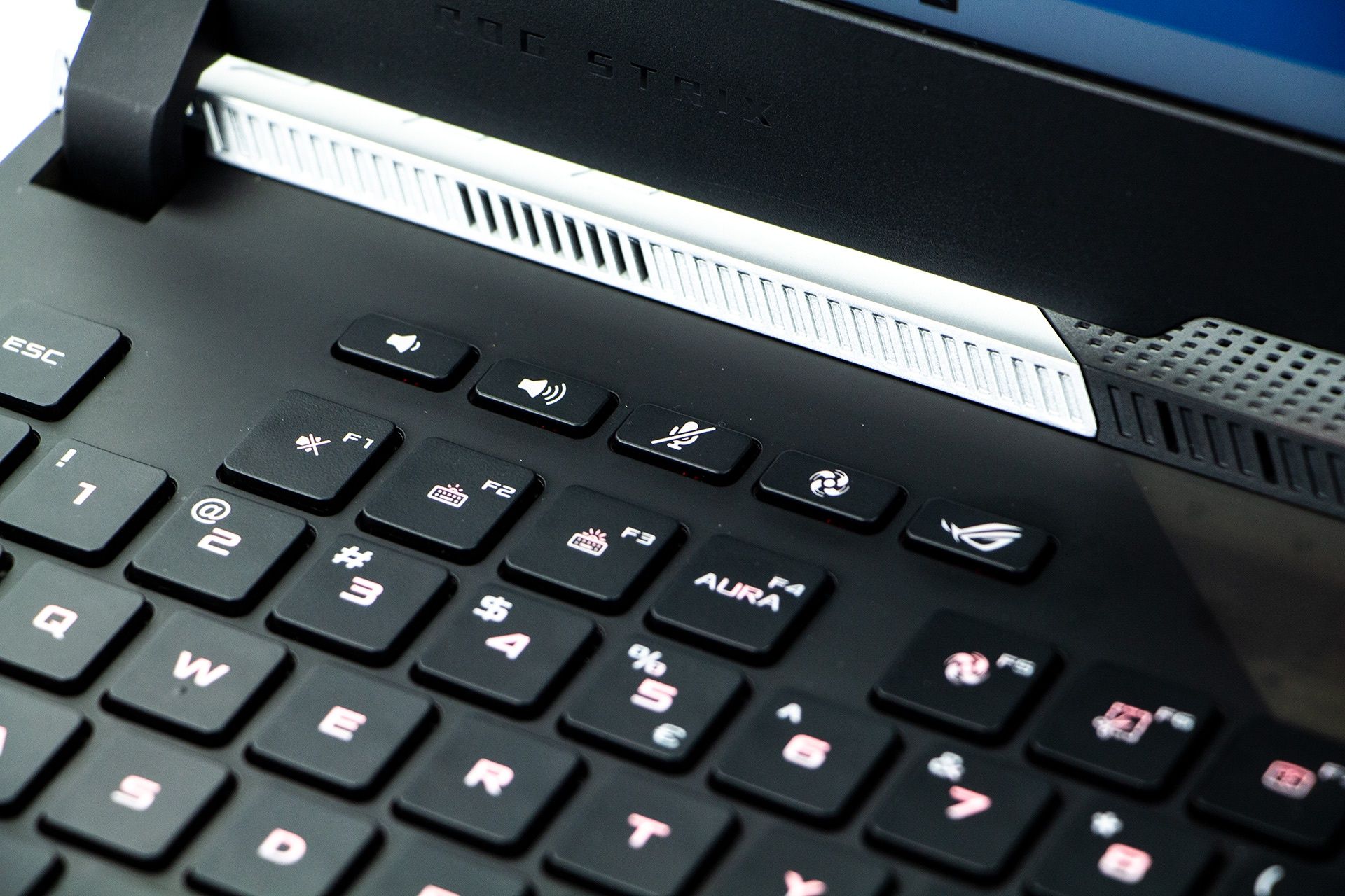 ASUS ROG Strix SCAR 17 G733QS-HG156T - dopracowany w każdym szczególe