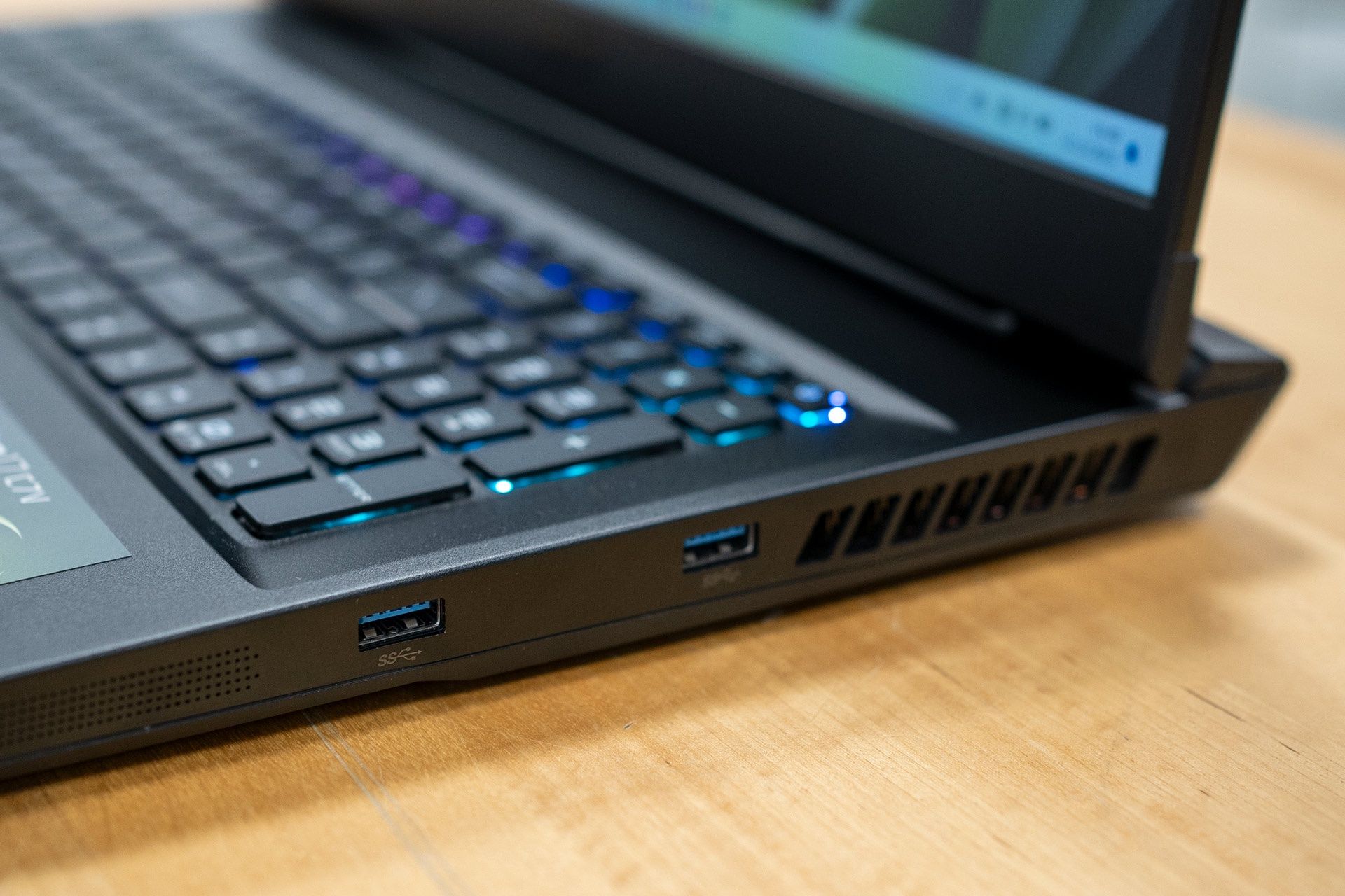 MSI Alpha 17