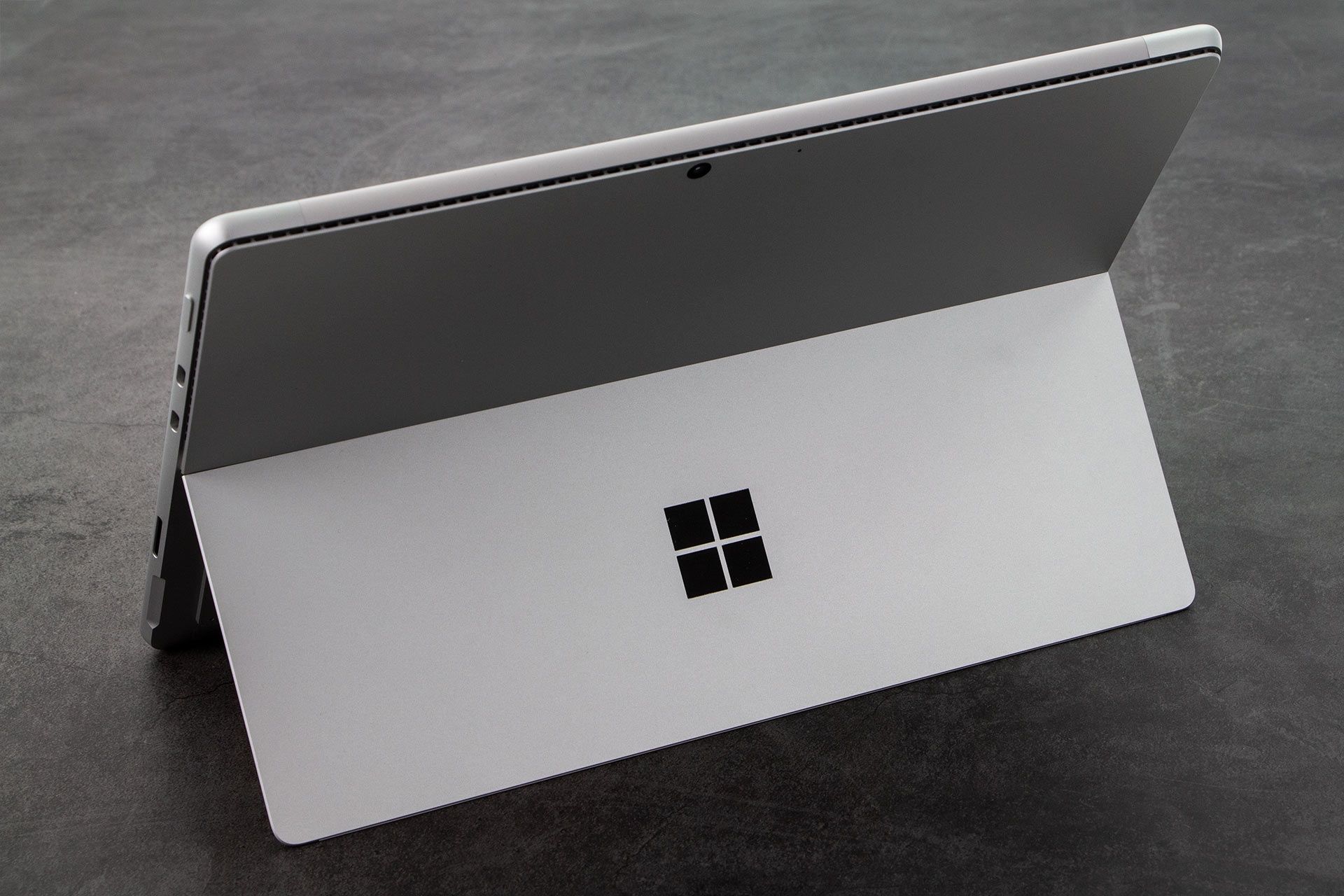 Surface Pro 8 plecki
