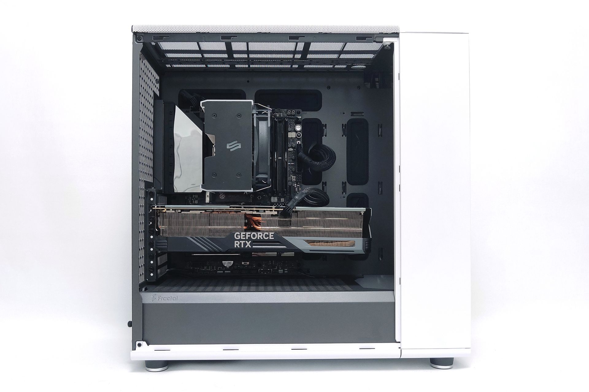 Fractal Design North XL - montaż komputera